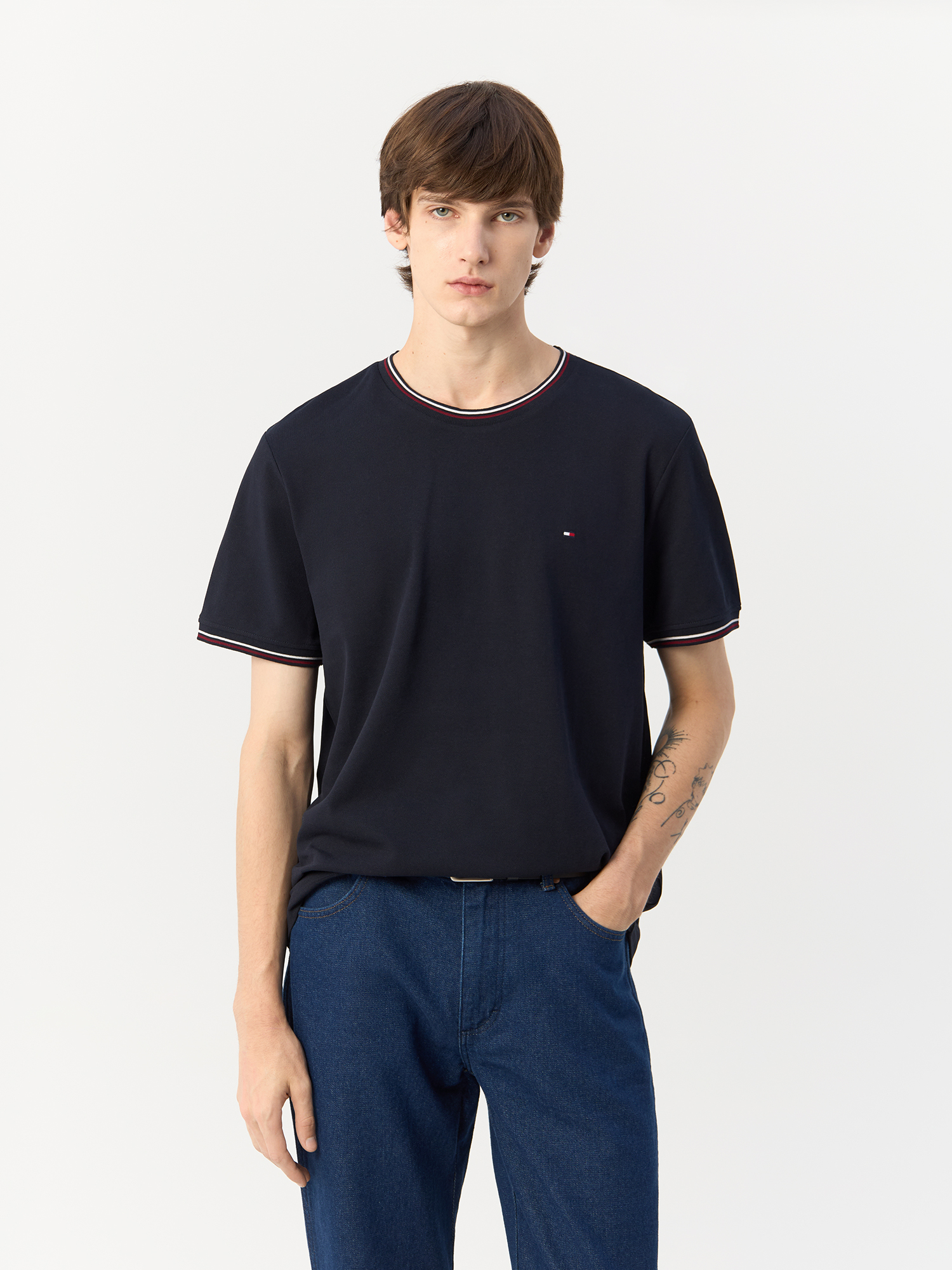

Футболка мужская Tommy Hilfiger MW0MW35680 синяя S, Синий, MW0MW35680