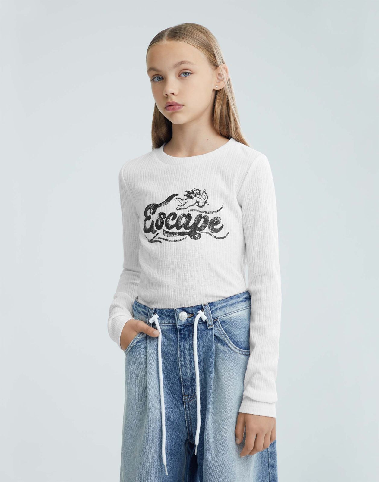 

Лонгслив для девочки Gloria Jeans GKT025442 белый 6-8л/128, GKT025442