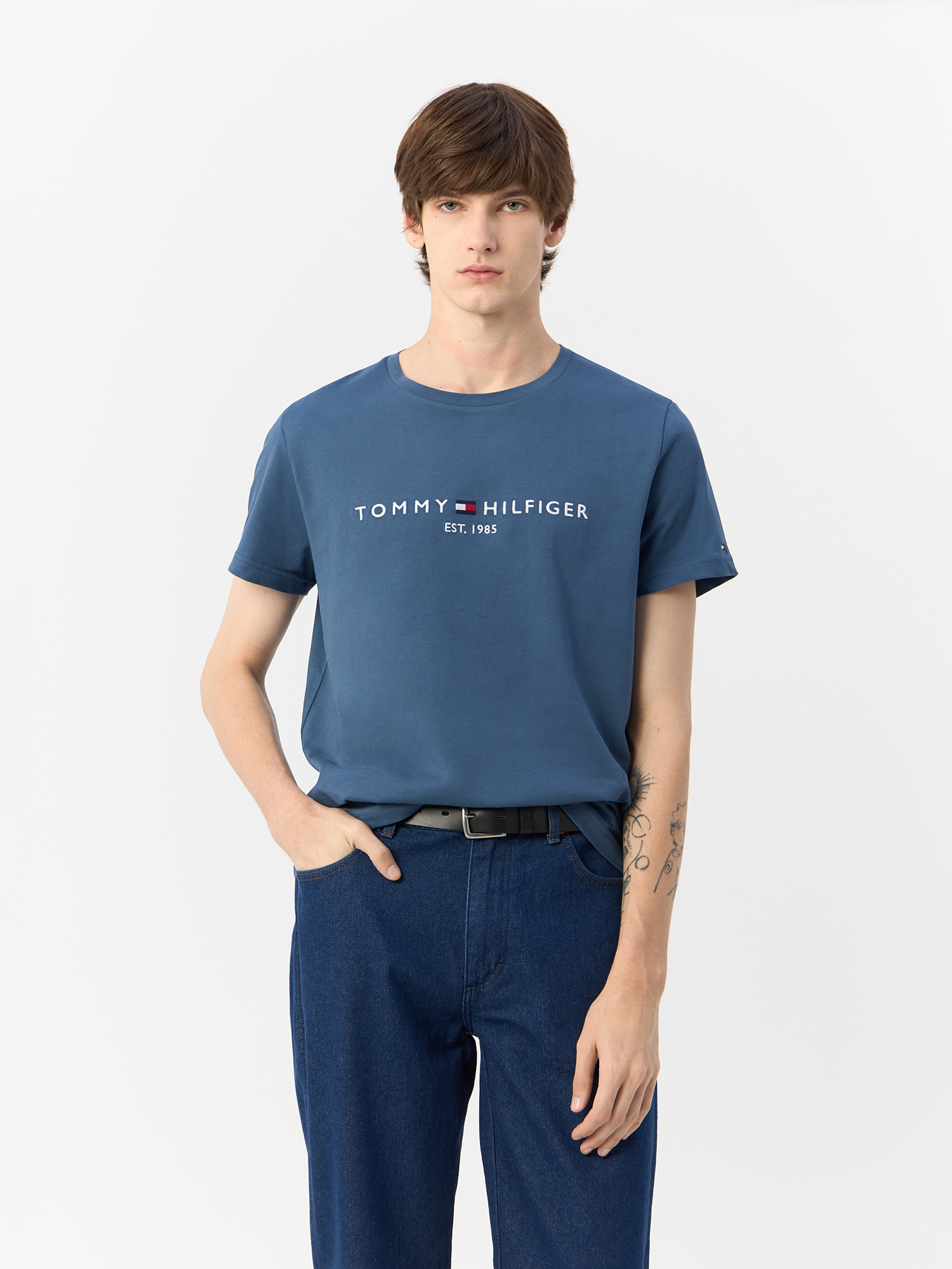 

Футболка мужская Tommy Hilfiger Logo T-shirt MW0MW11797 синяя 2XL, Синий, Logo T-shirt