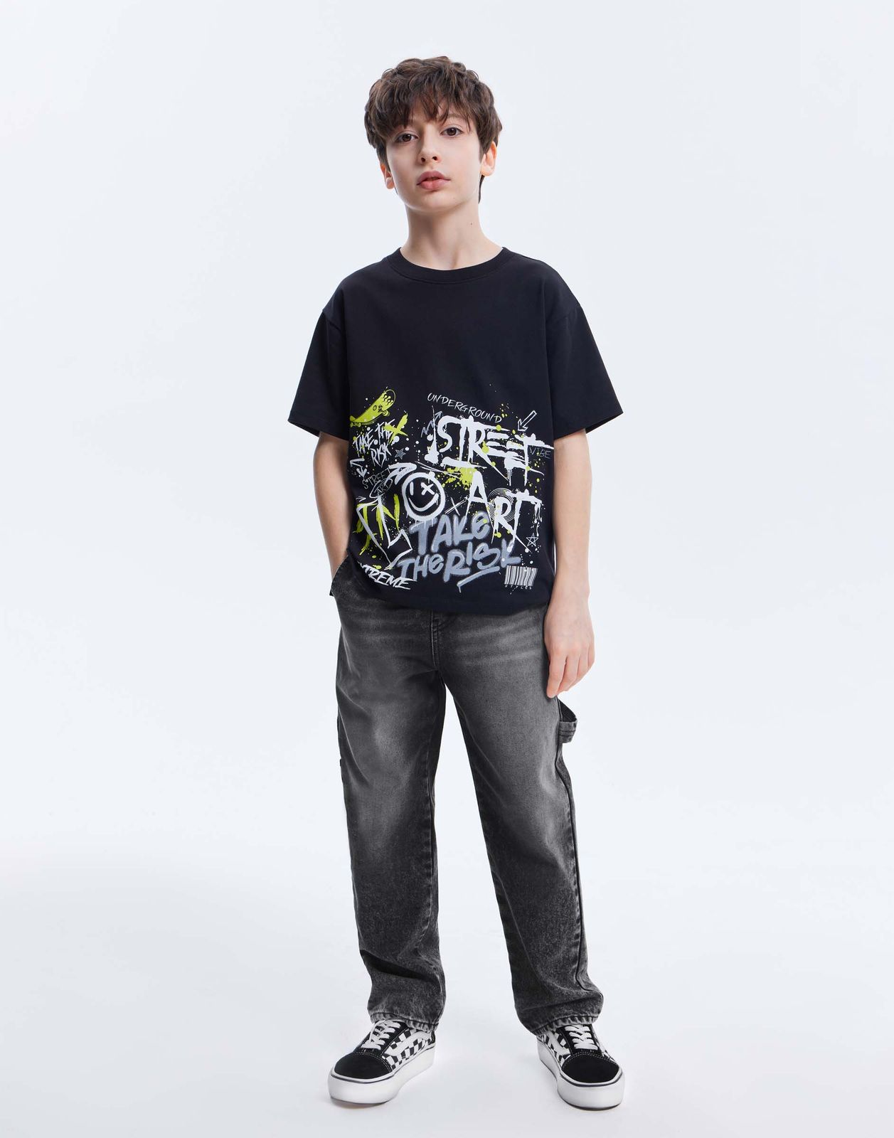 

Джинсы для мальчика Gloria Jeans BJN017225 серый/айс 8-10л/140, BJN017225