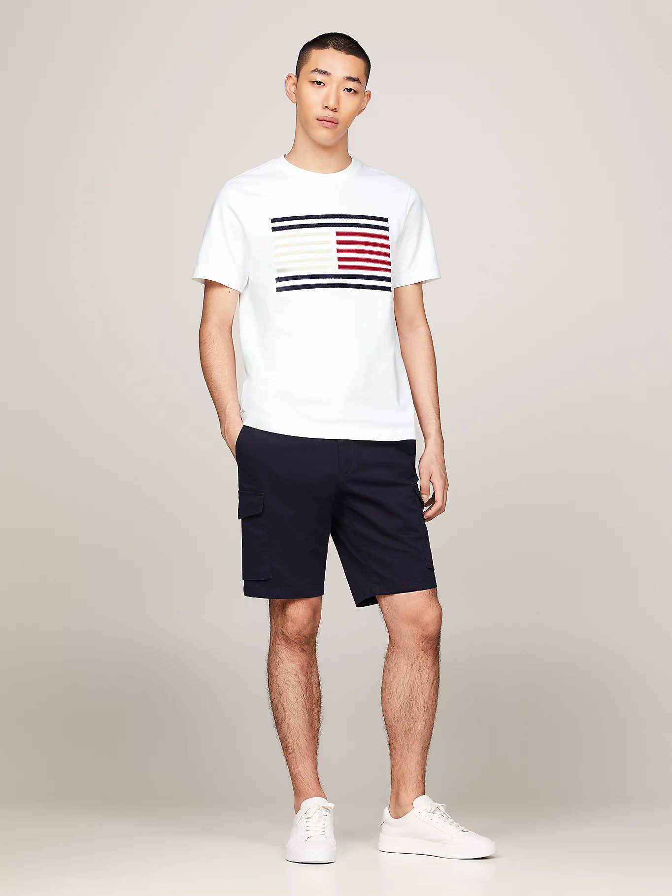 

Футболка мужская Tommy Hilfiger MW0MW35460 белая XL, Белый, MW0MW35460