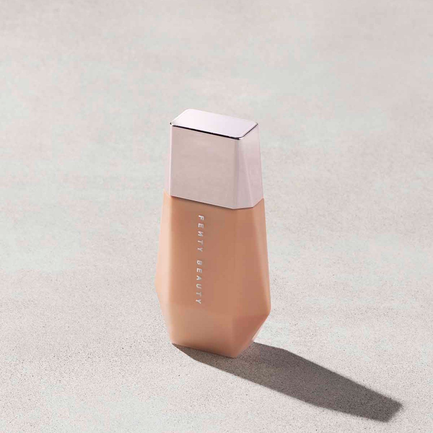 Флюид Fenty Beauty для сияния кожи EAZE DROP LIT ALL OVER GLOW ENHANCER Тон 03