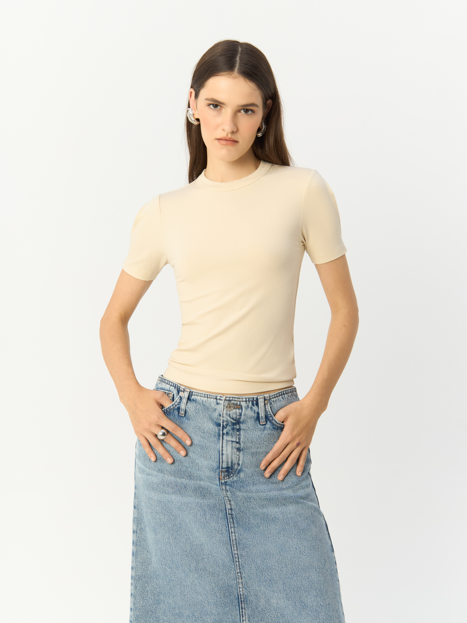 

Футболка женская Calvin Klein K20K207322 бежевая L, Бежевый, K20K207322