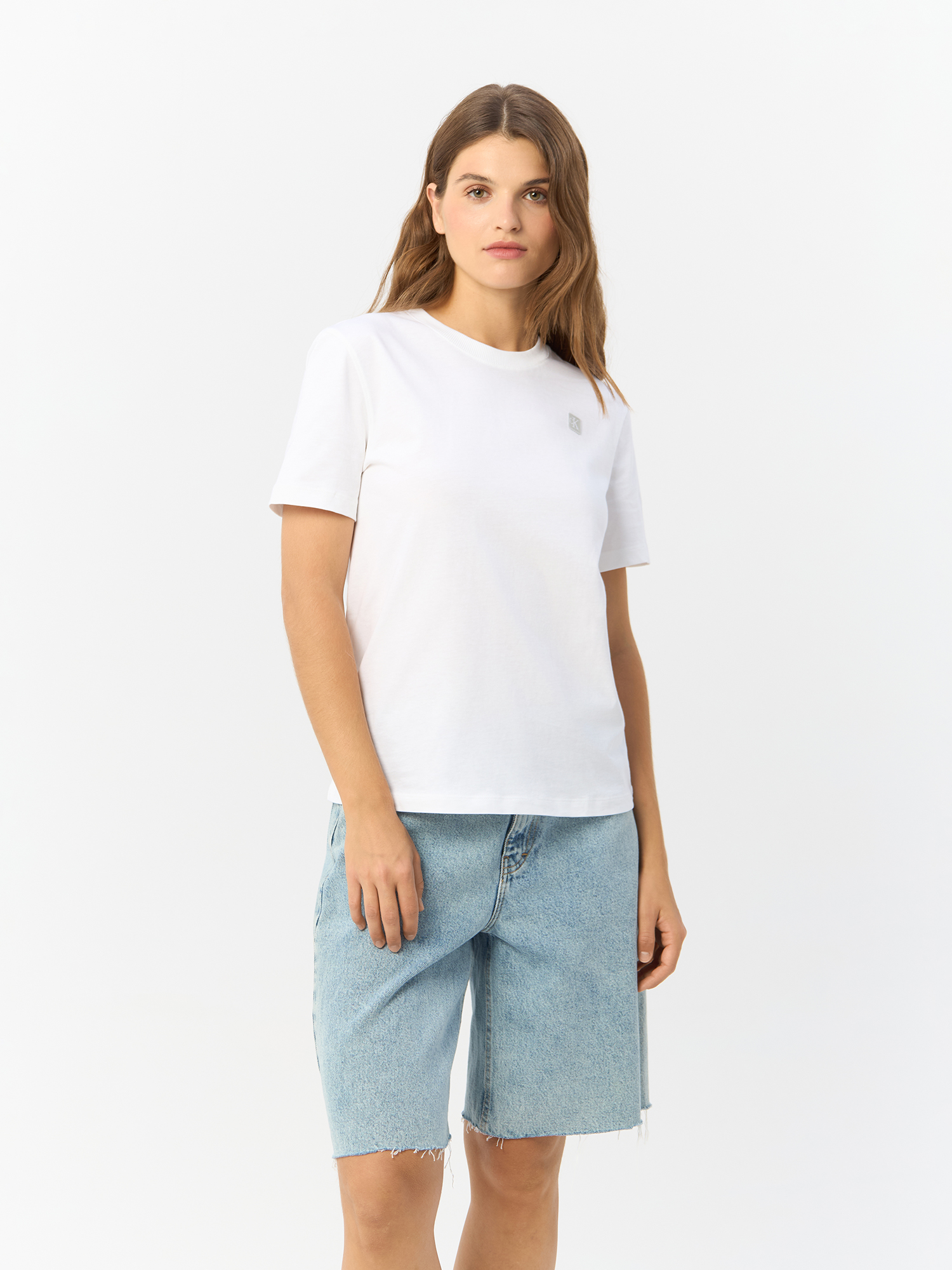 

Футболка женская Calvin Klein Jeans J20J223226 белая XL, Белый, J20J223226