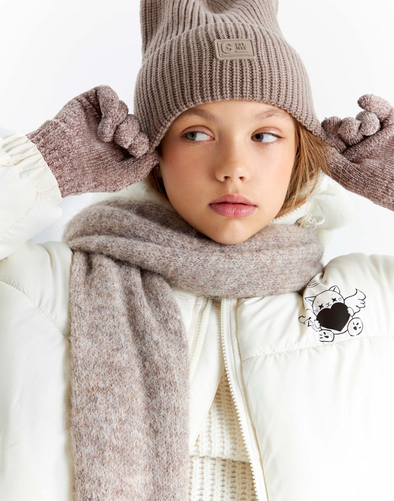 

Перчатки для девочки Gloria Jeans GAS015104 бежевый 6-8л/0, GAS015104