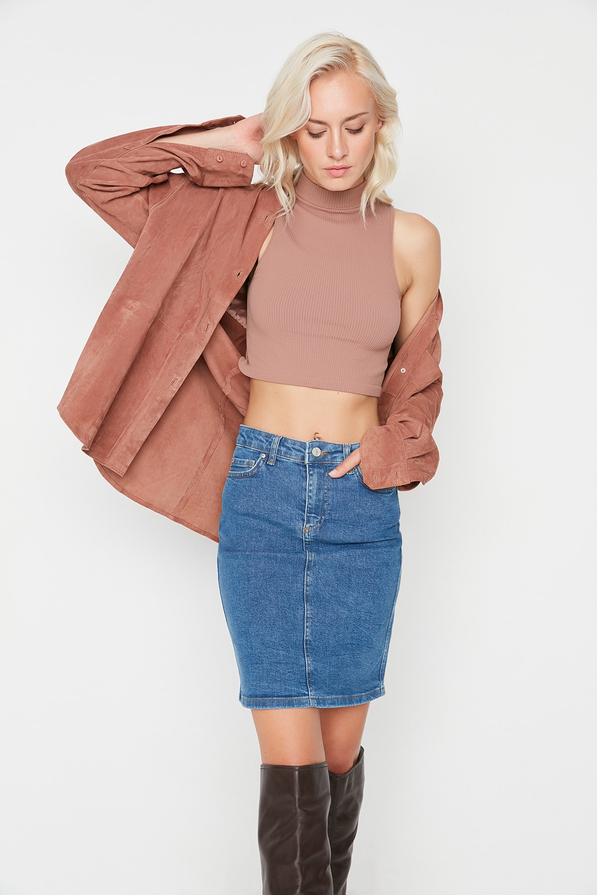 

Юбка женская Trendyol TWOSS20ET0241 голубая 42, TWOSS20ET0241