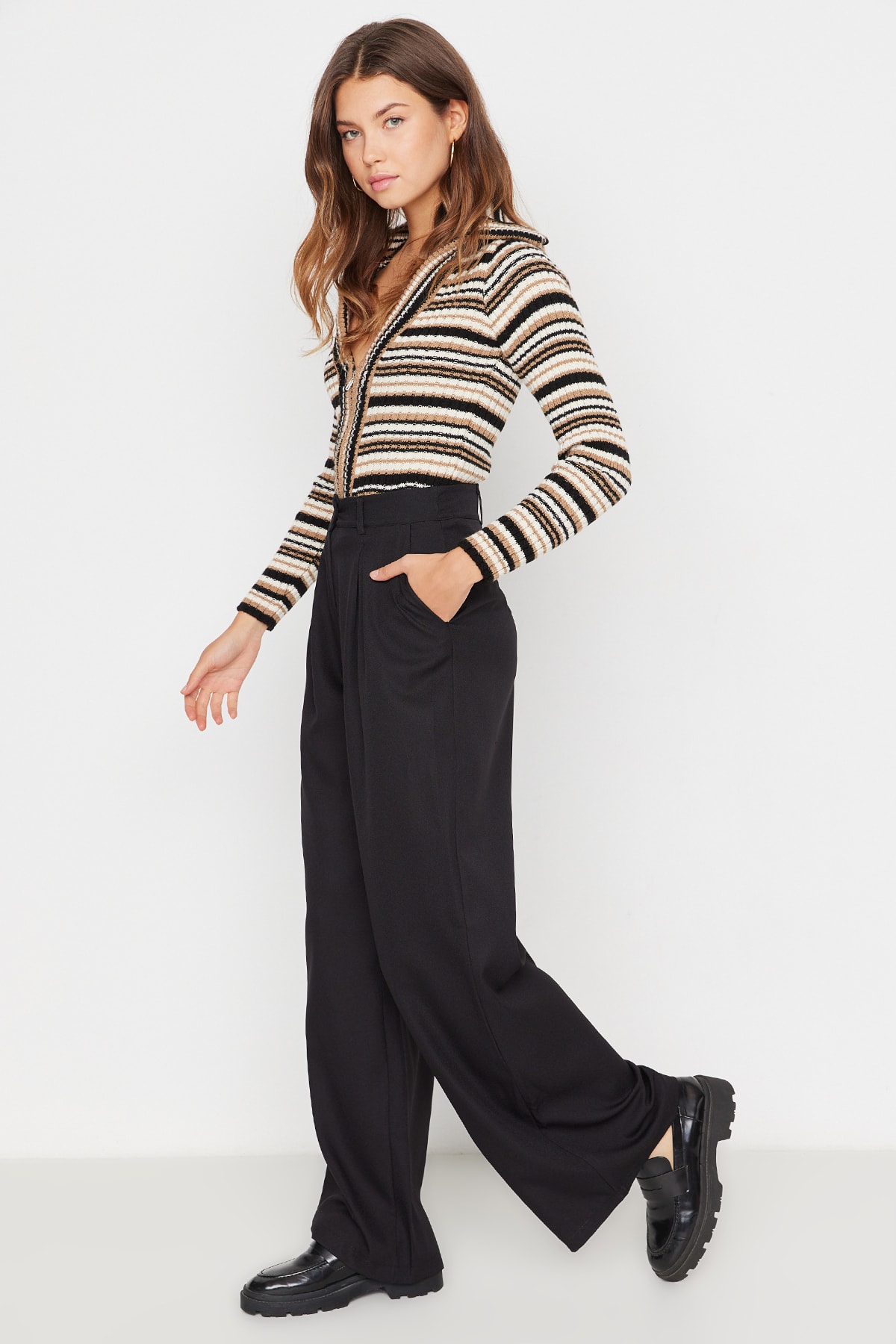 

Брюки женские Trendyol TWOAW23PL00034 черные 36, Черный, TWOAW23PL00034