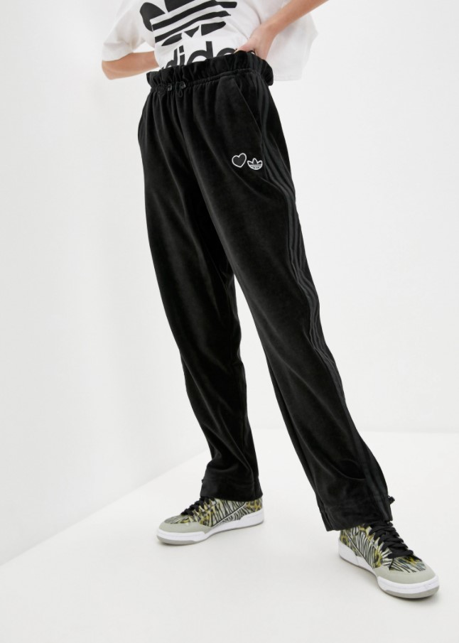 

Спортивные брюки женские Adidas GN3066 черные 38 RU, GN3066