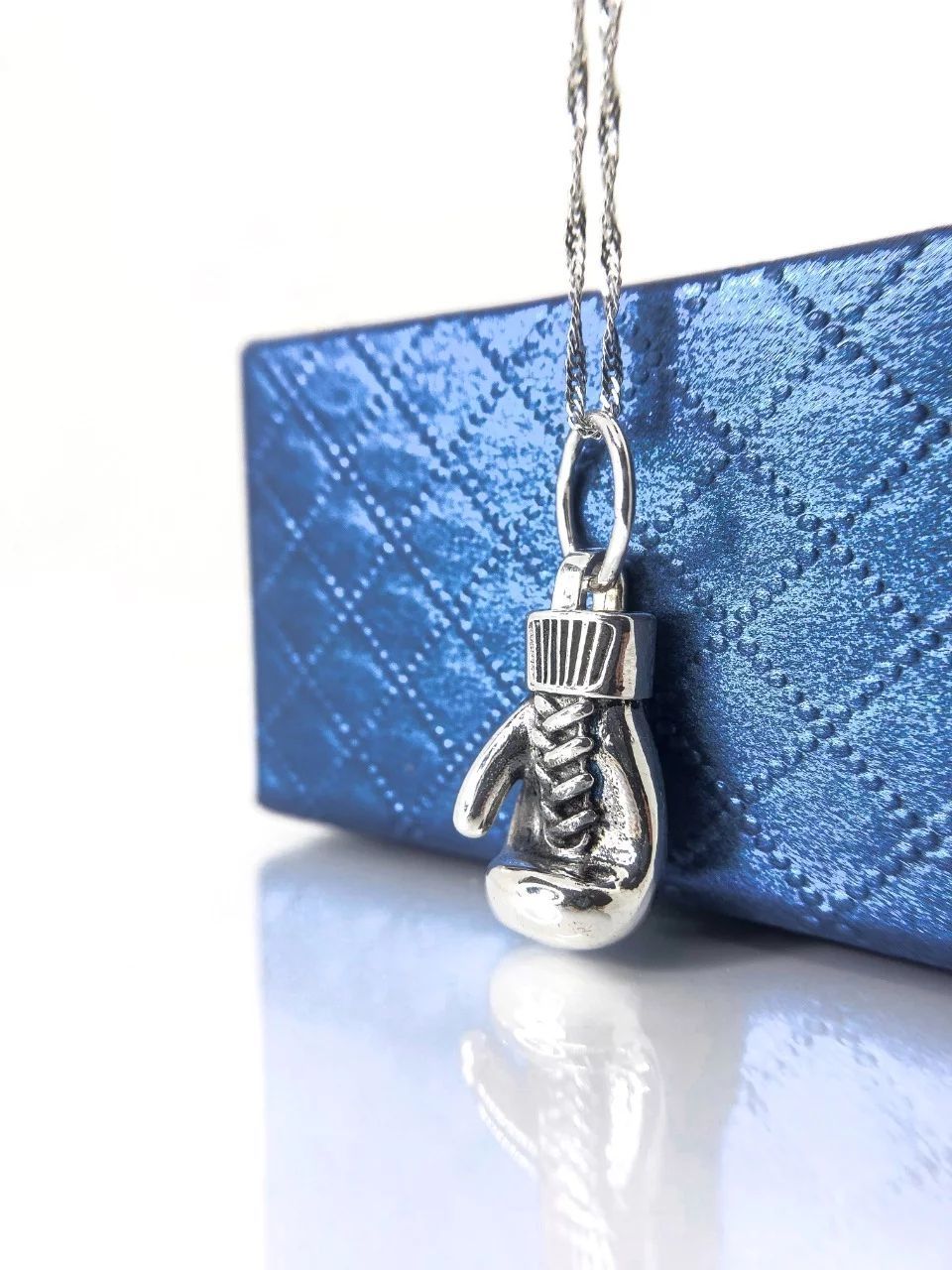 

Подвеска из серебра Mood&Spur MS Jewellery Боксерская перчатка, Боксерская перчатка
