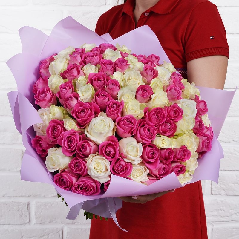 фото Букет роз 101 шт sfloristiс "кеня розово-белый микс", 40 см studio floristic