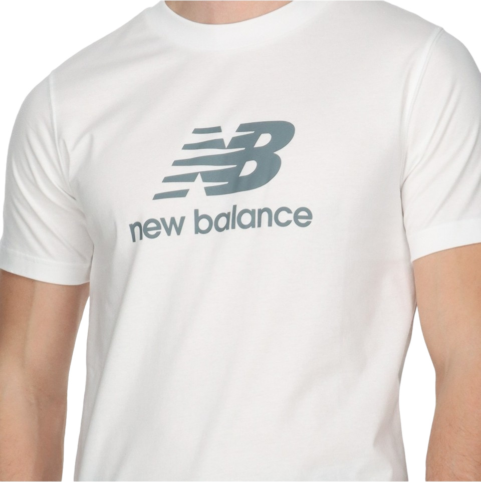 

Футболка мужская New Balance Sport Essentials Logo T-Shirt белая M, Белый, Sport Essentials Logo T-Shirt