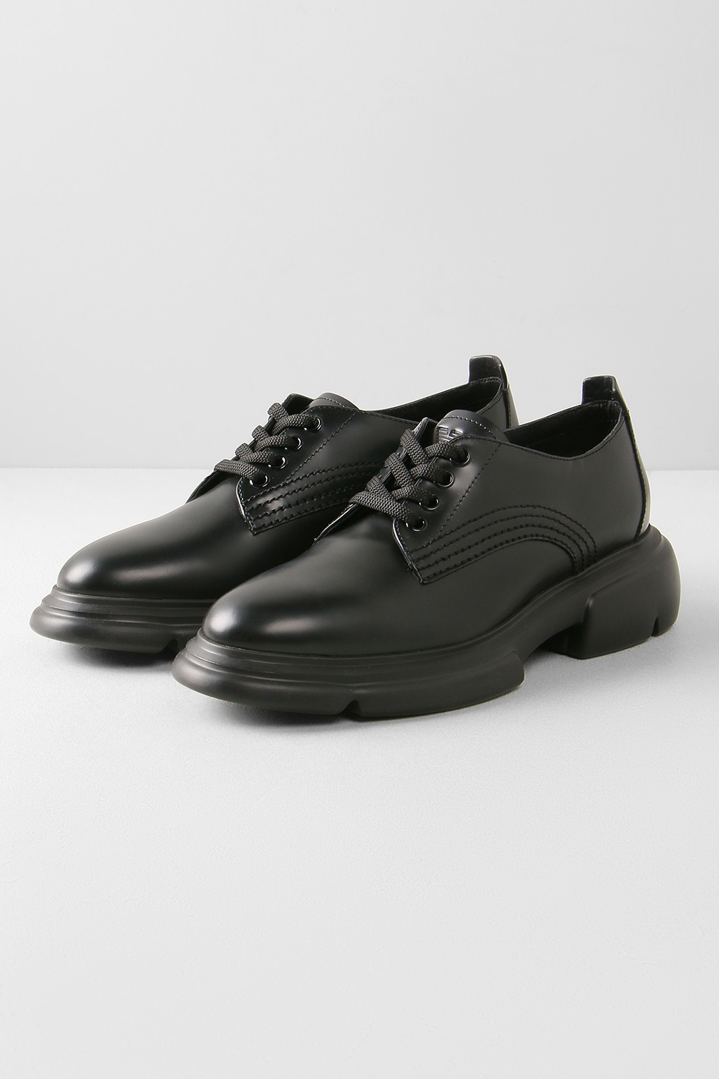 

Полуботинки женские Emporio Armani X3C164 XF594 черные 38 RU, X3C164 XF594