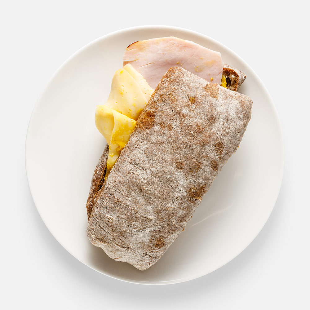 Сэндвич Кулинариум солодовый, с карбонадом и соусом горчичным, 160 г