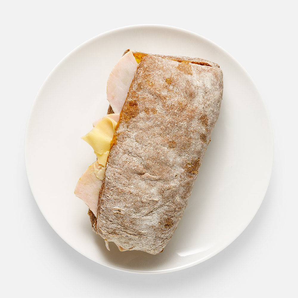 Сэндвич Кулинариум солодовый, с индейкой и соусом гриль, 160 г