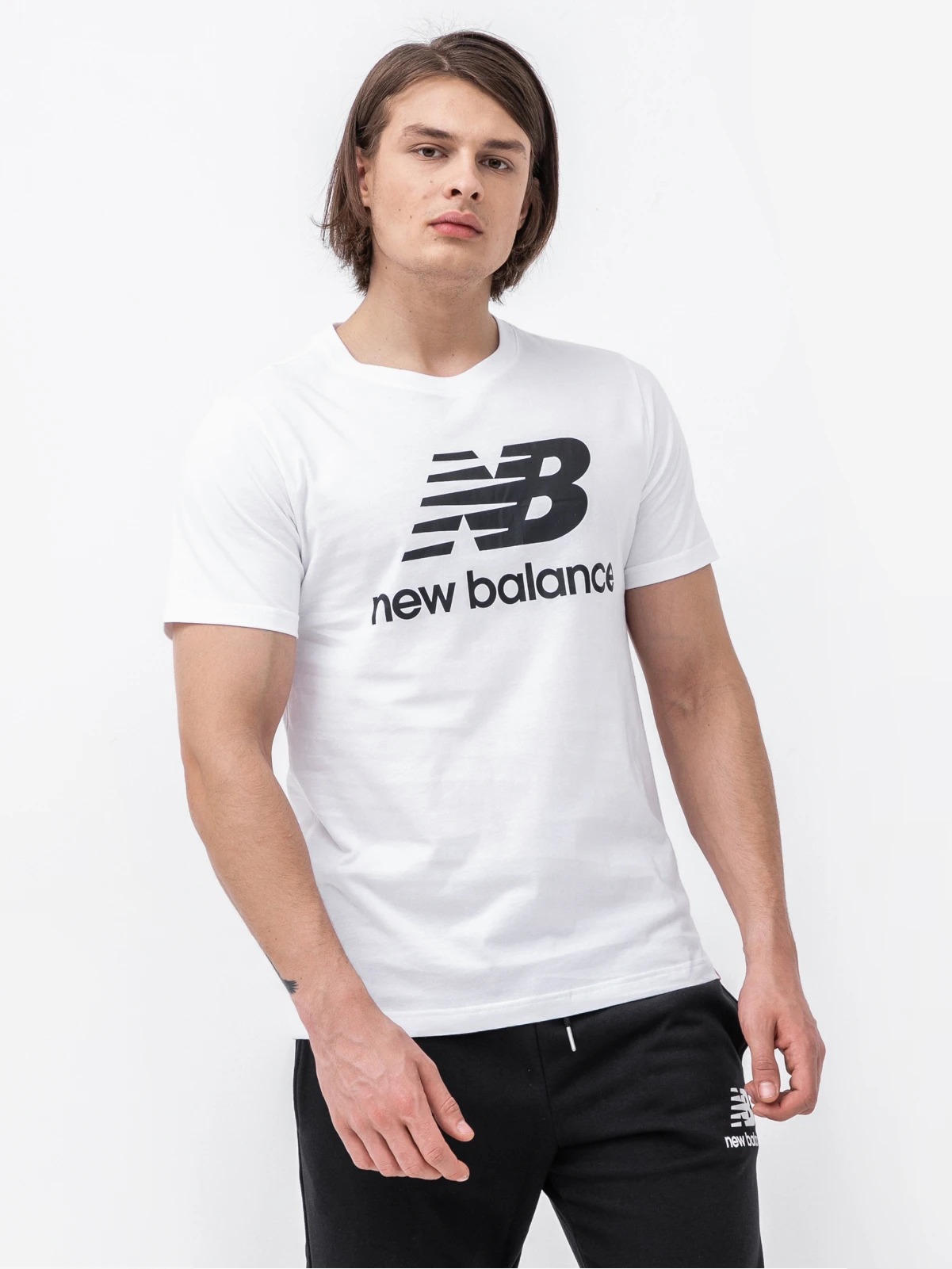 фото Футболка мужская new balance new balance essentials stacked logo t-shirt белая xl