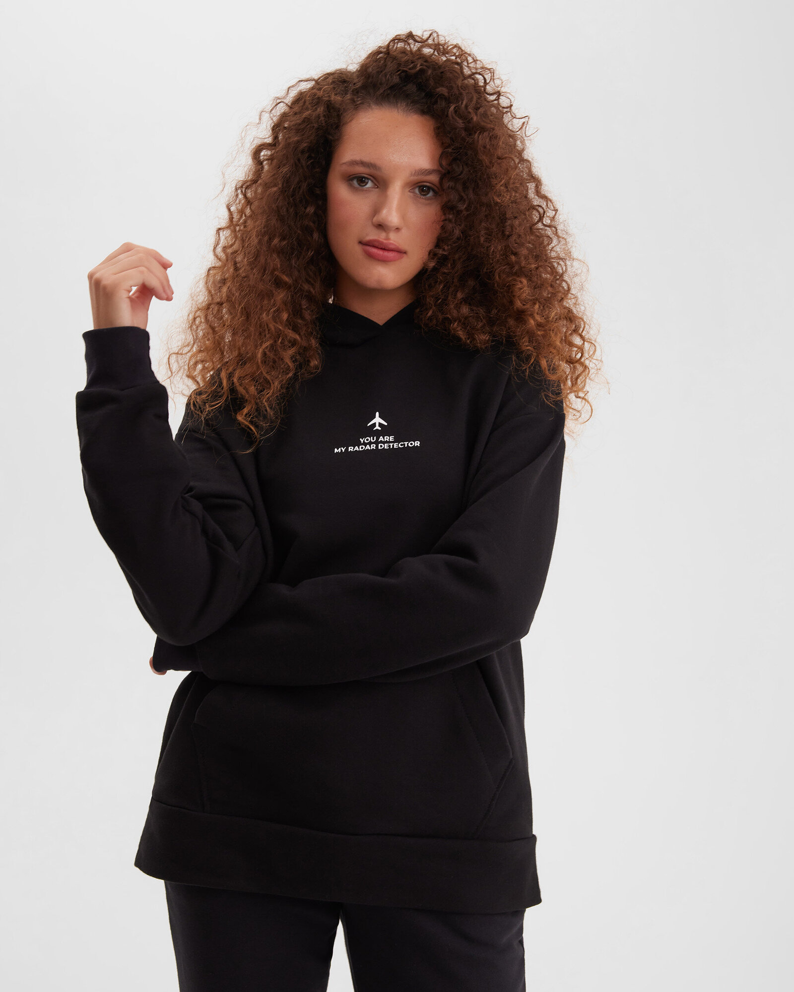 

Худи женское BARMARISKA хж-б0548 черное 60 RU, хж-б0548
