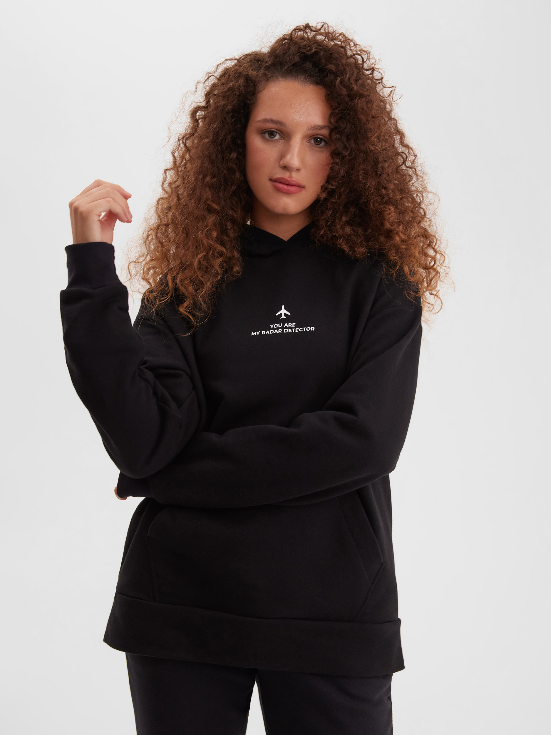 

Худи женское BARMARISKA хж-б0548 черное 40 RU, хж-б0548