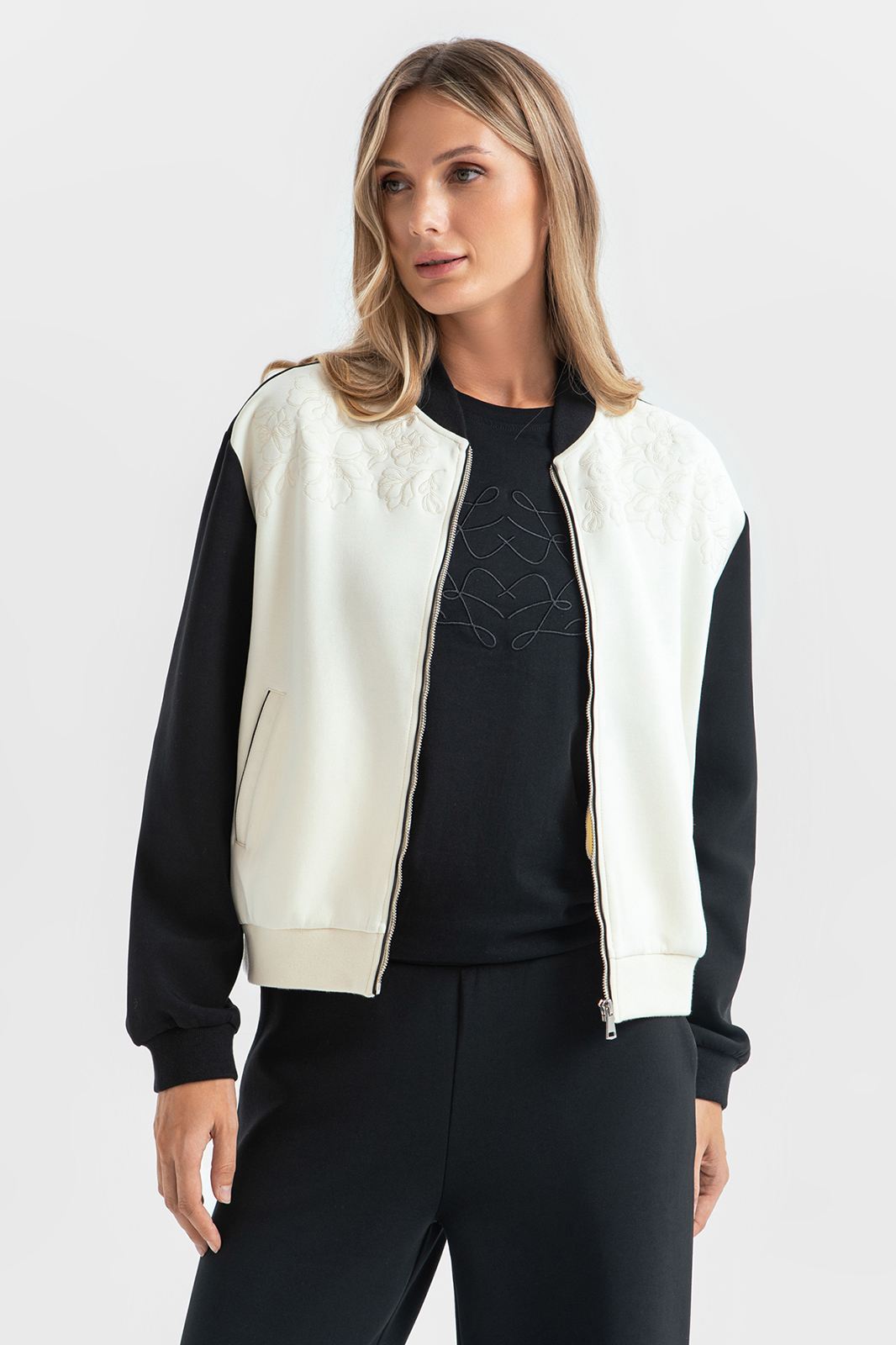 

Бомбер женский Kanzler 4A-34WWT-0601-07 черный 2XL, 4A-34WWT-0601-07