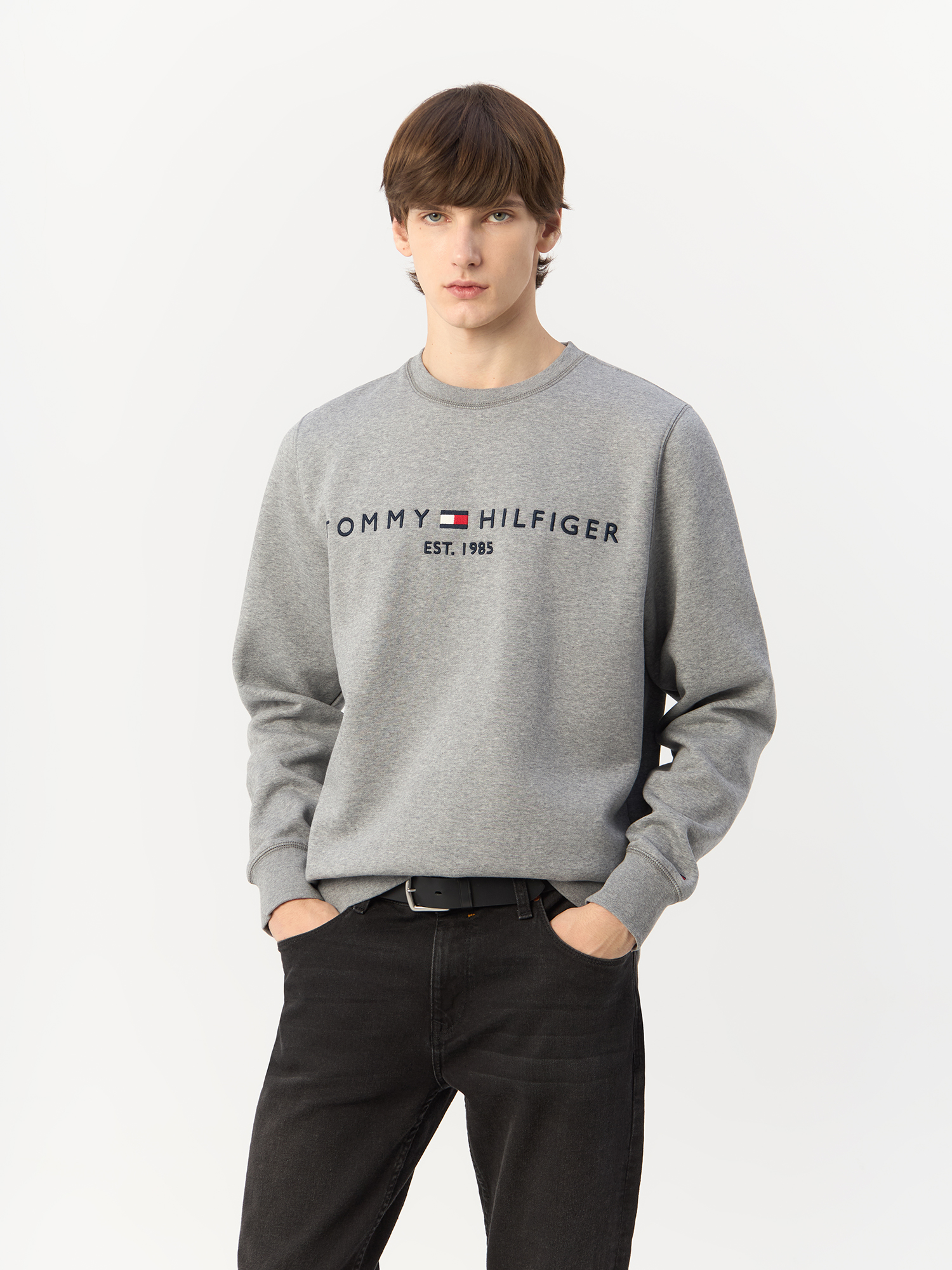 Свитшот мужской Tommy Hilfiger Logo SweatShirt MW0MW11596 серый XS 14990₽