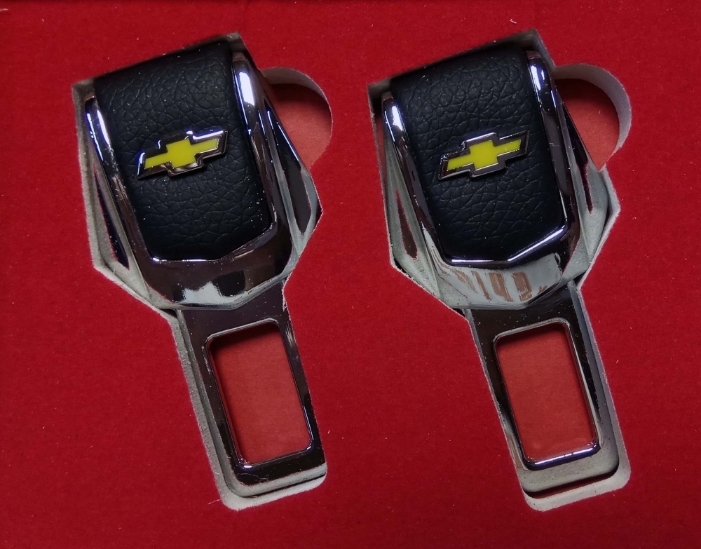 

Заглушка ремня безопасности Lion с логотипом CHEVROLET металл + кожа, Серый;черный