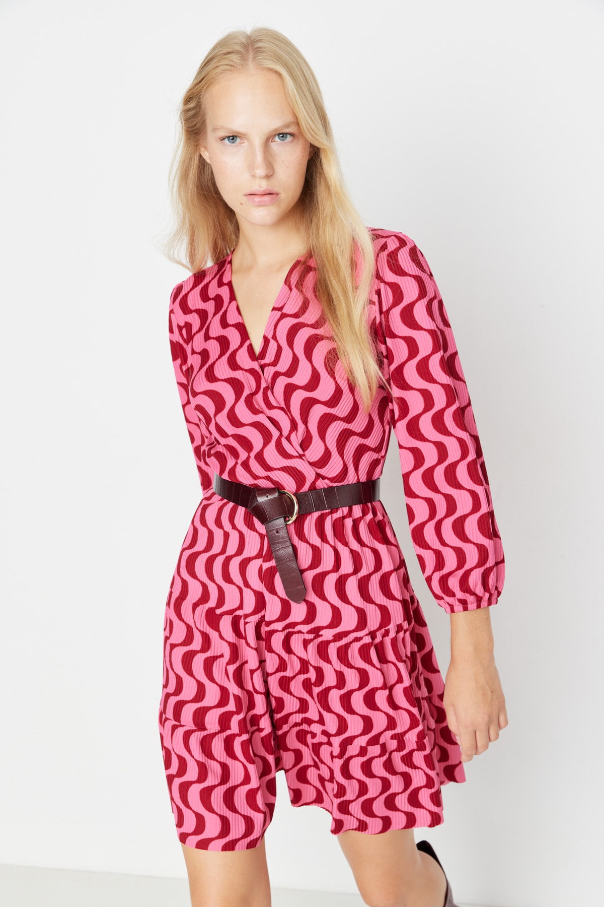 

Платье женское Trendyol TWOAW22EL0104 фиолетовое XS, TWOAW22EL0104