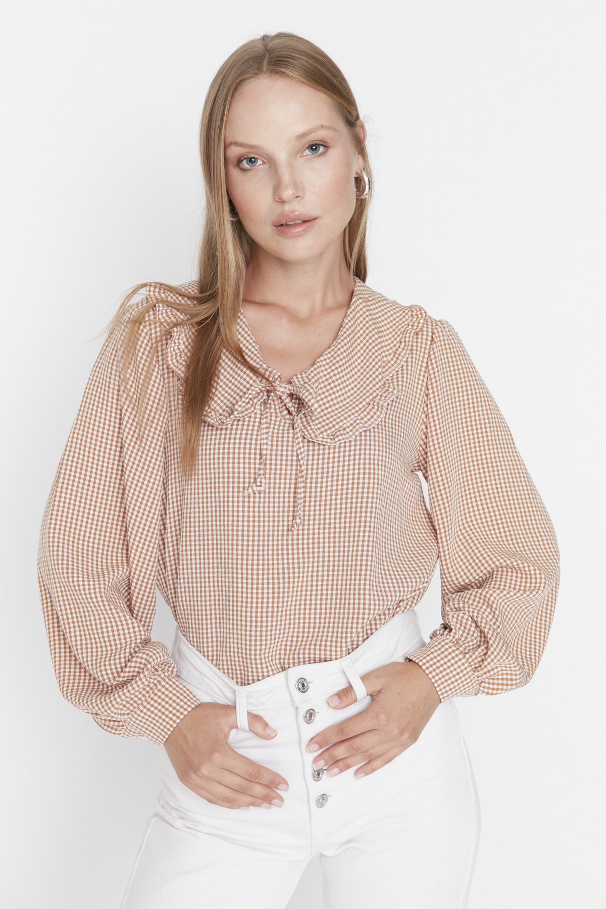 

Блуза женская Trendyol TWOAW22BZ0097 коричневая 42, TWOAW22BZ0097