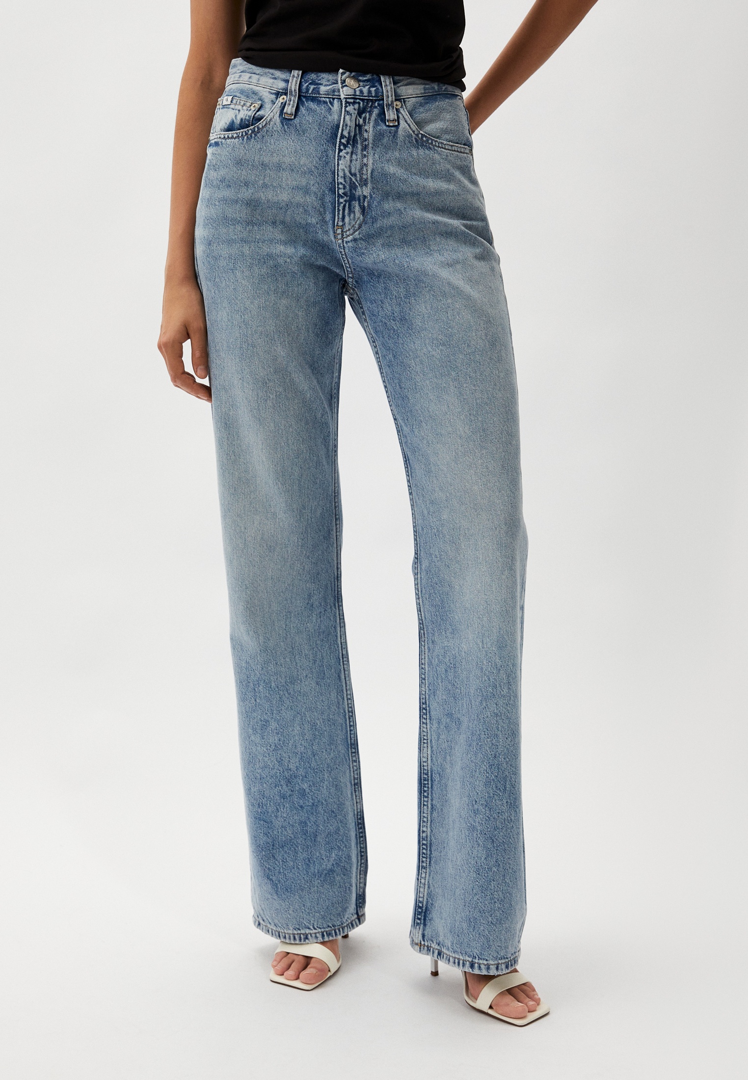 Джинсы Calvin Klein Jeans для женщин деним-1AA размер 2630 J20J223893 15642₽