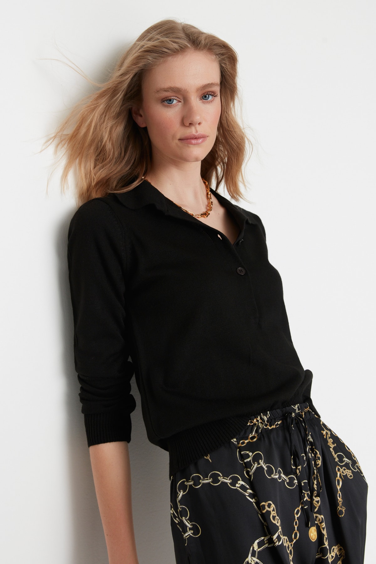 

Джемпер женский Trendyol TWOAW21KZ0308 черный S, TWOAW21KZ0308