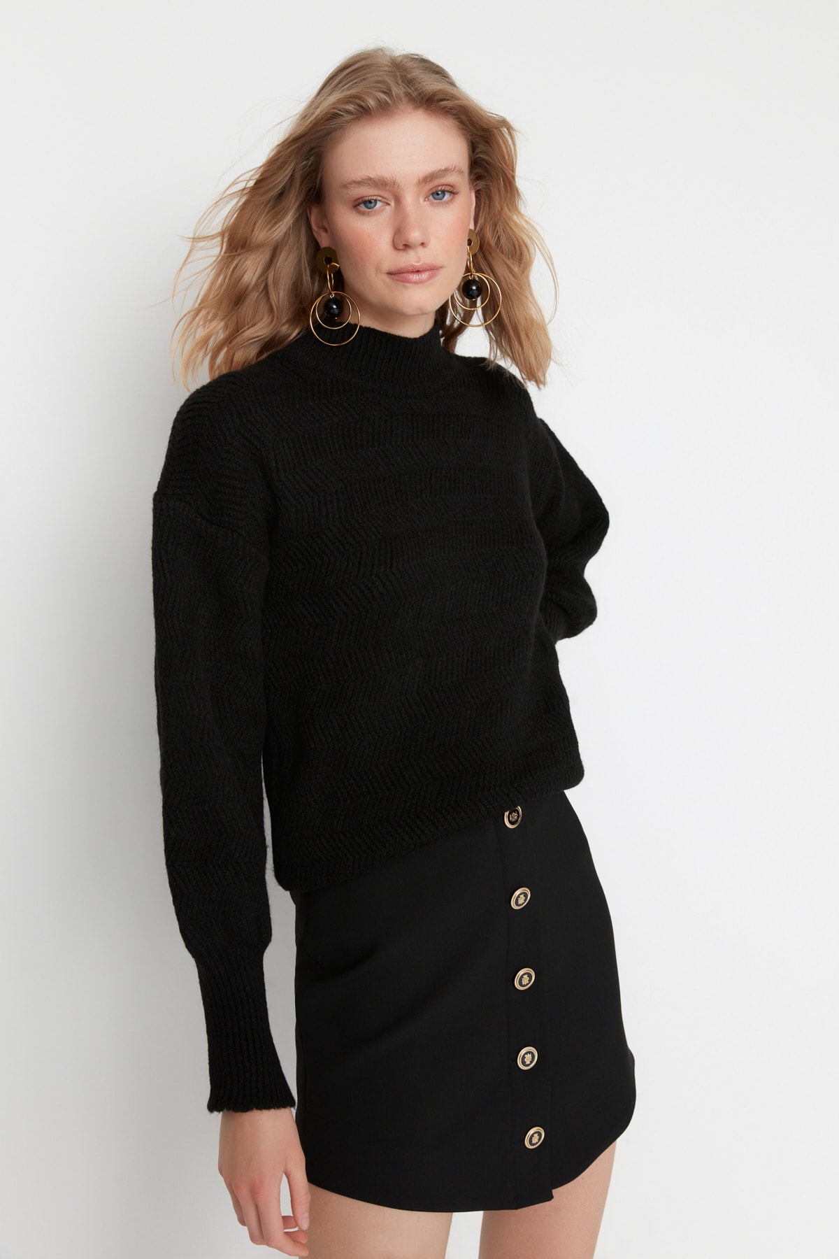 

Свитер женский Trendyol TWOAW21KZ0204 черный L, TWOAW21KZ0204