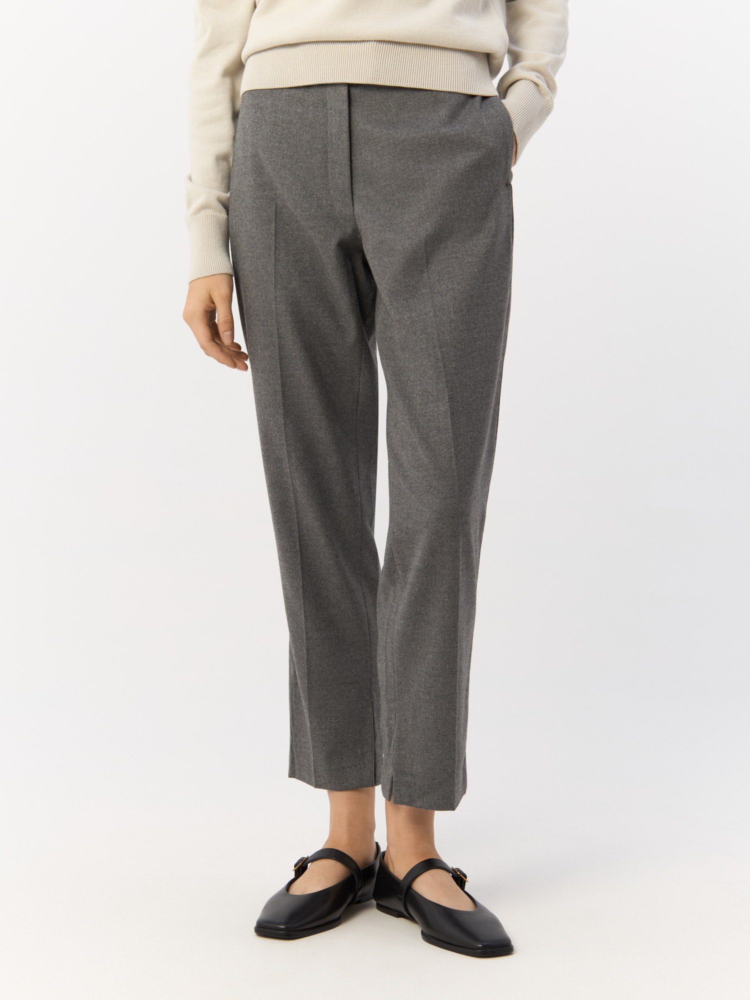 

Брюки женские Gerry Weber 122059-66375-204620-42R серые 42, Серый, 122059-66375