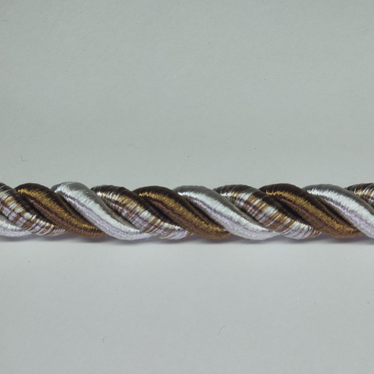 

Шнур декоративный idealtex Ш-20-1.9 , длина 20 м, диаметр 12 мм, Золотистый;белый, 1.9