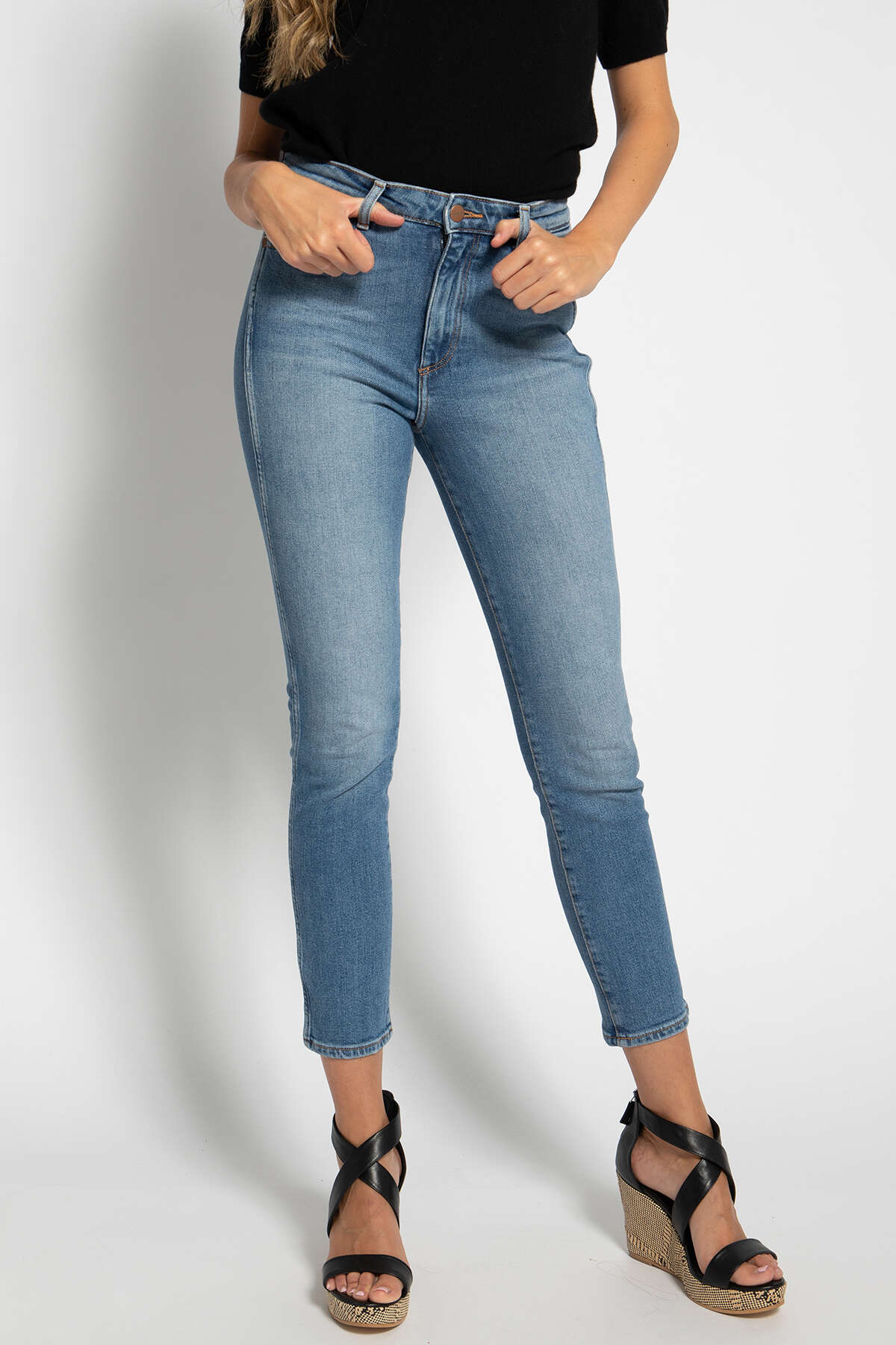 

Джинсы женские Wrangler W253KT53R синие 25/32, W253KT53R