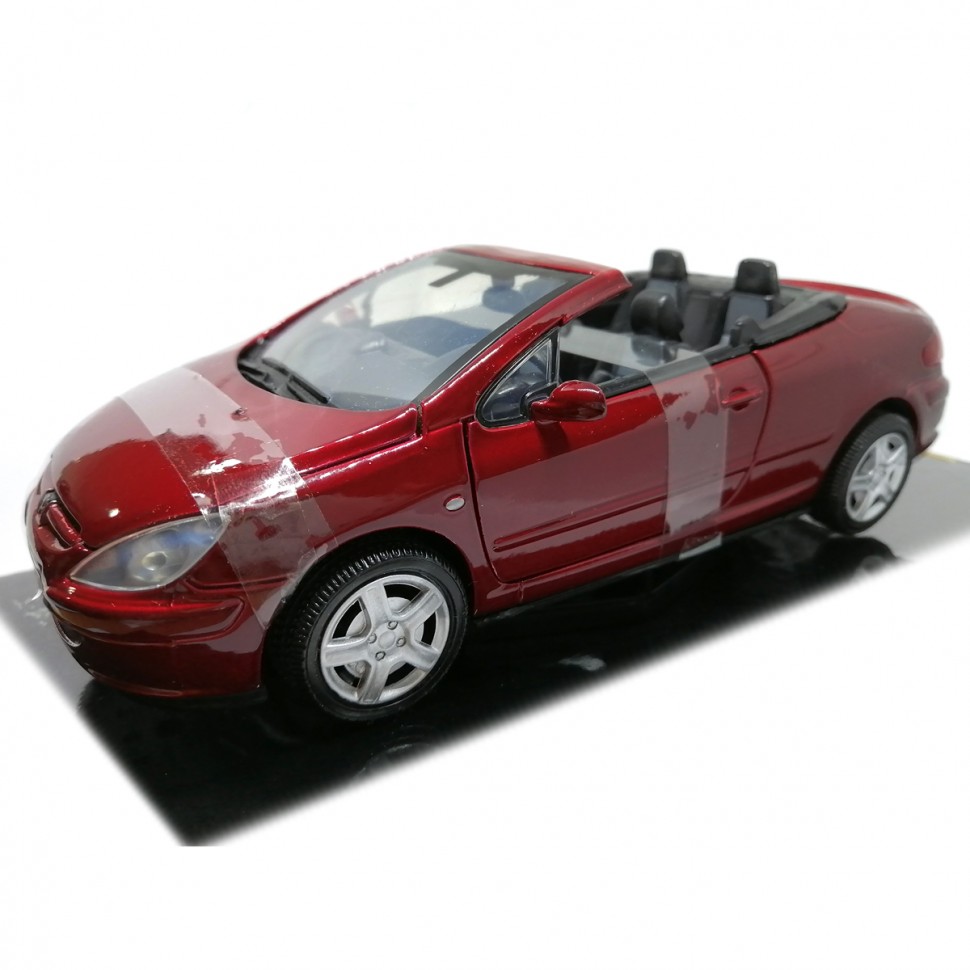 фото Легковая машина motormax peugeot 307cc 2003 года, масштаб 1:24 73286