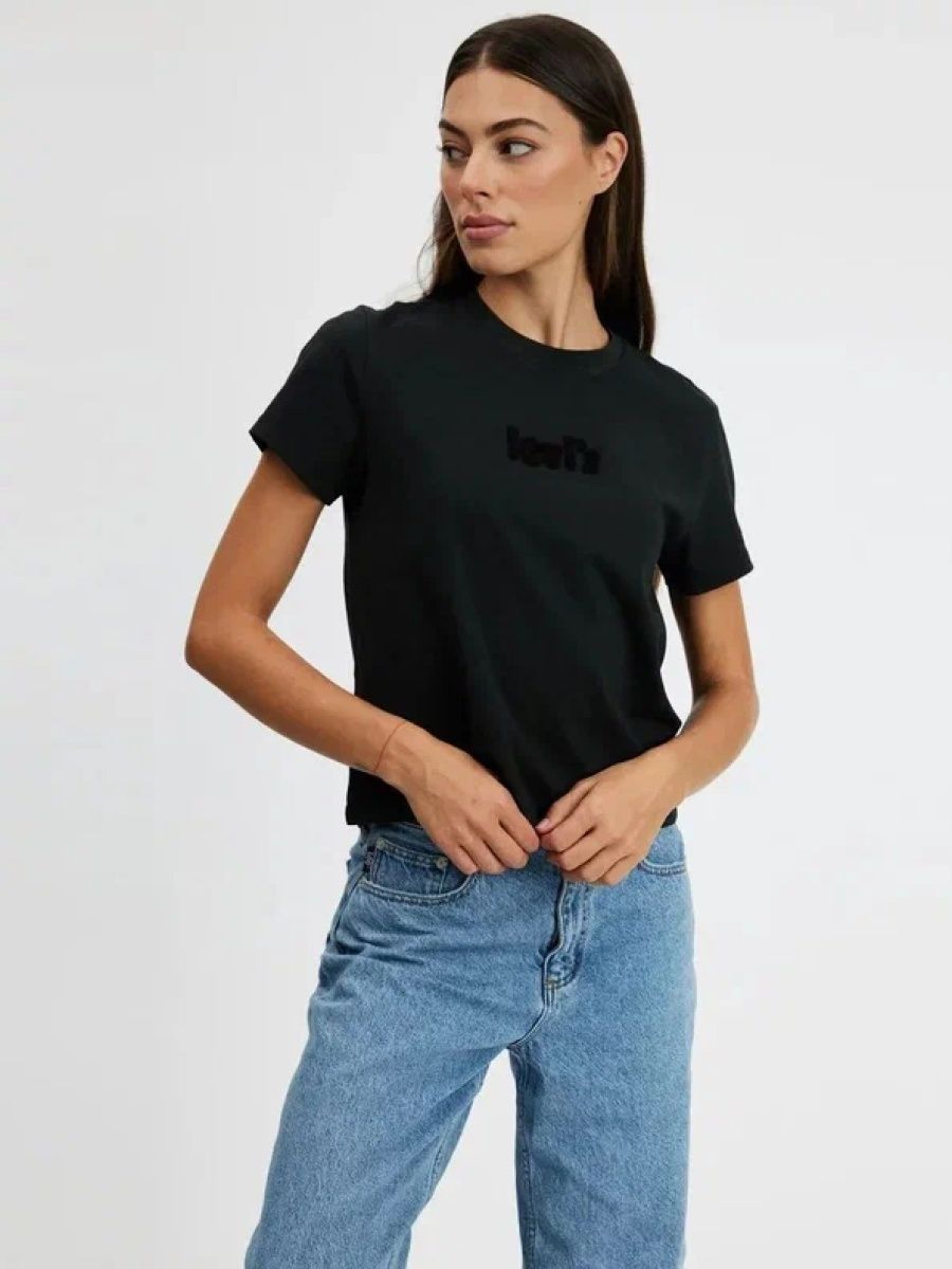 Футболка женская Levi's A1209-0005 черная XS