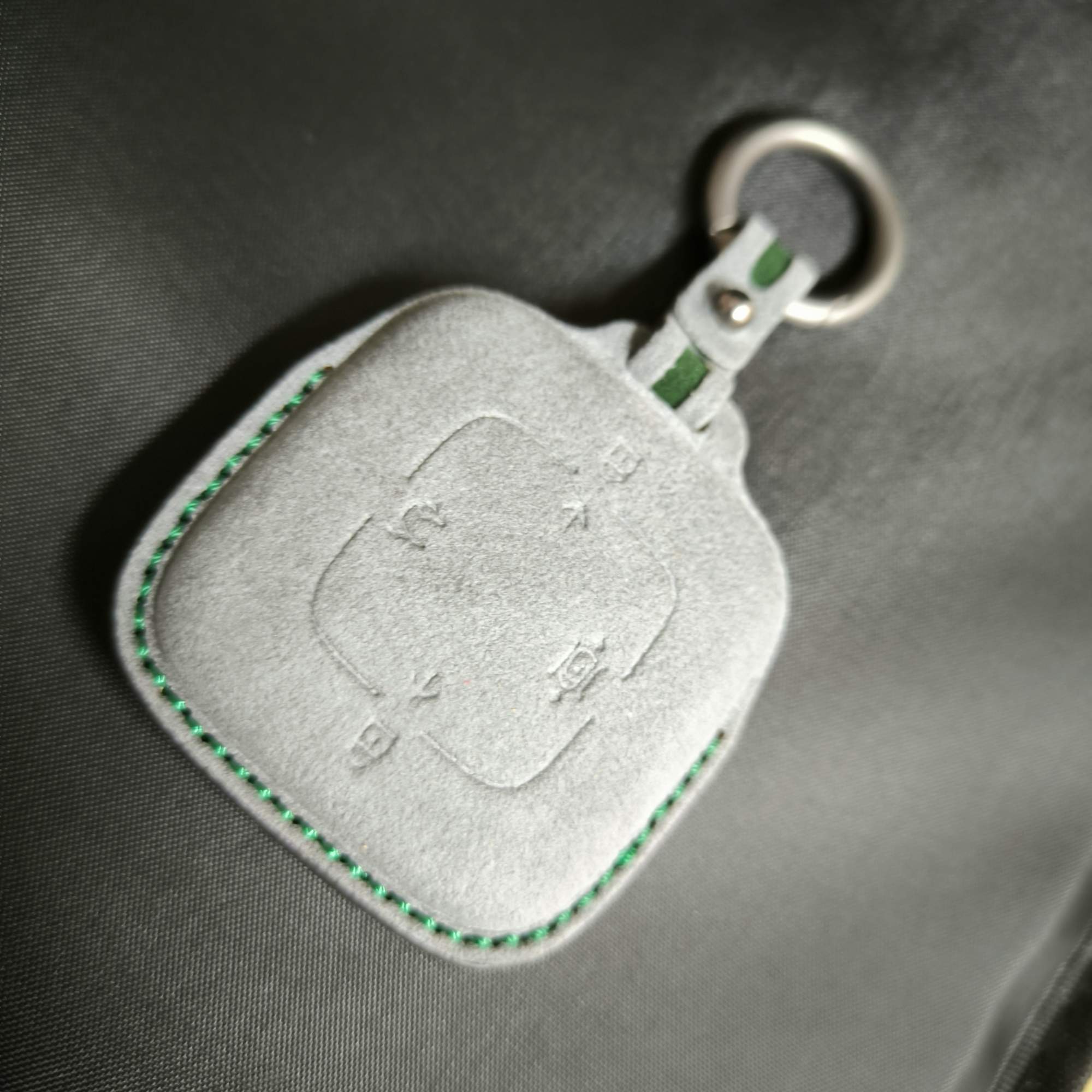 

Чехол bluetooth ключа Elektro-smart для автомобиля Zeekr 001, Alcantara, серый, zeekr_Bluetooth_key_Alcantara_gray