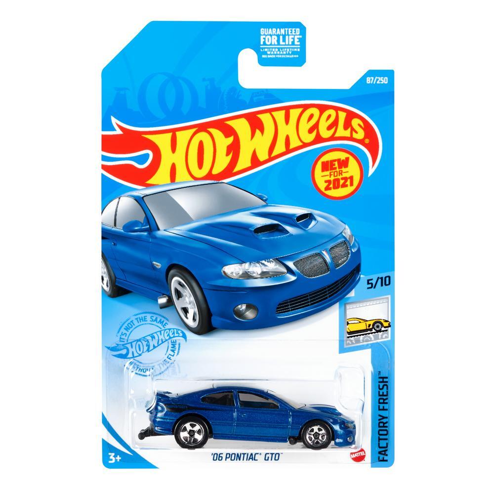 

Машинка Hot Wheels коллекционная 06 PONTIAK GTO синий GTB72, GTB72