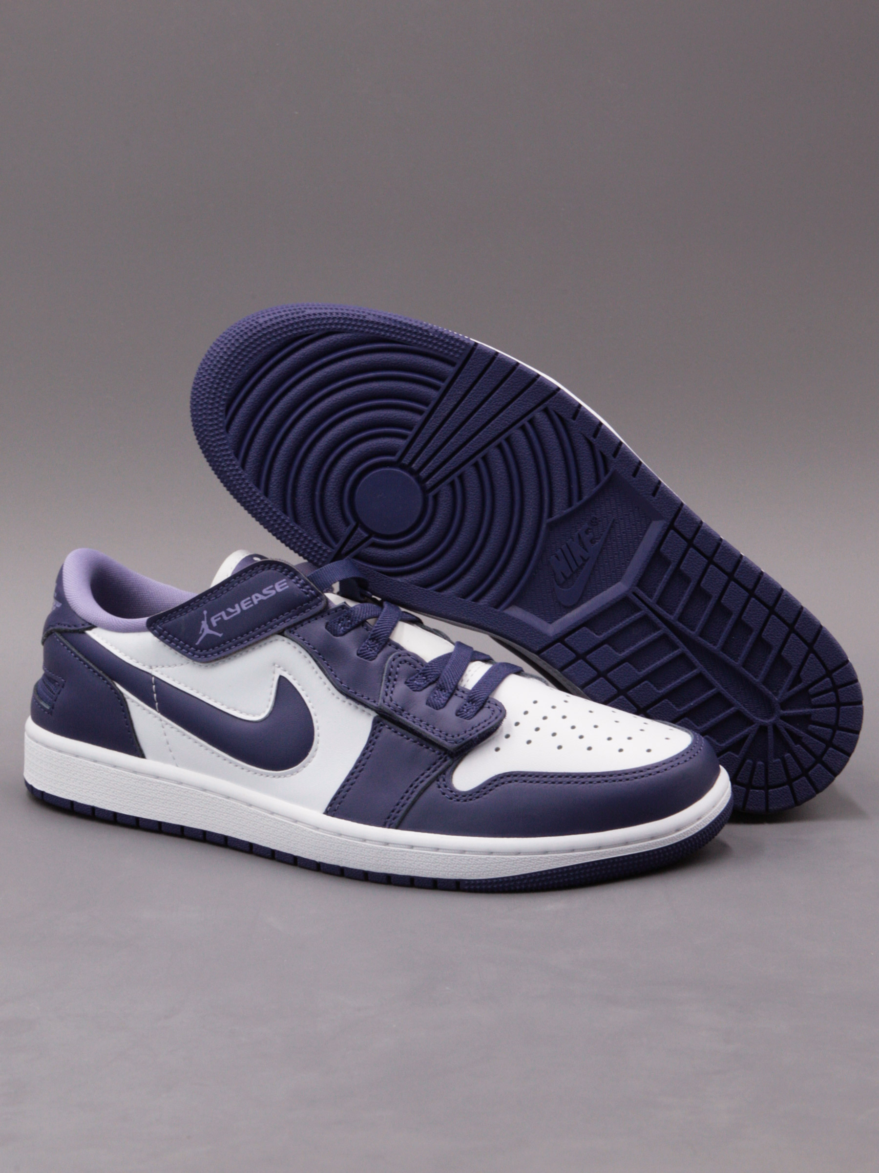 Кеды мужские Nike Air Jordan 1 Low FlyEase фиолетовые 10.5 US