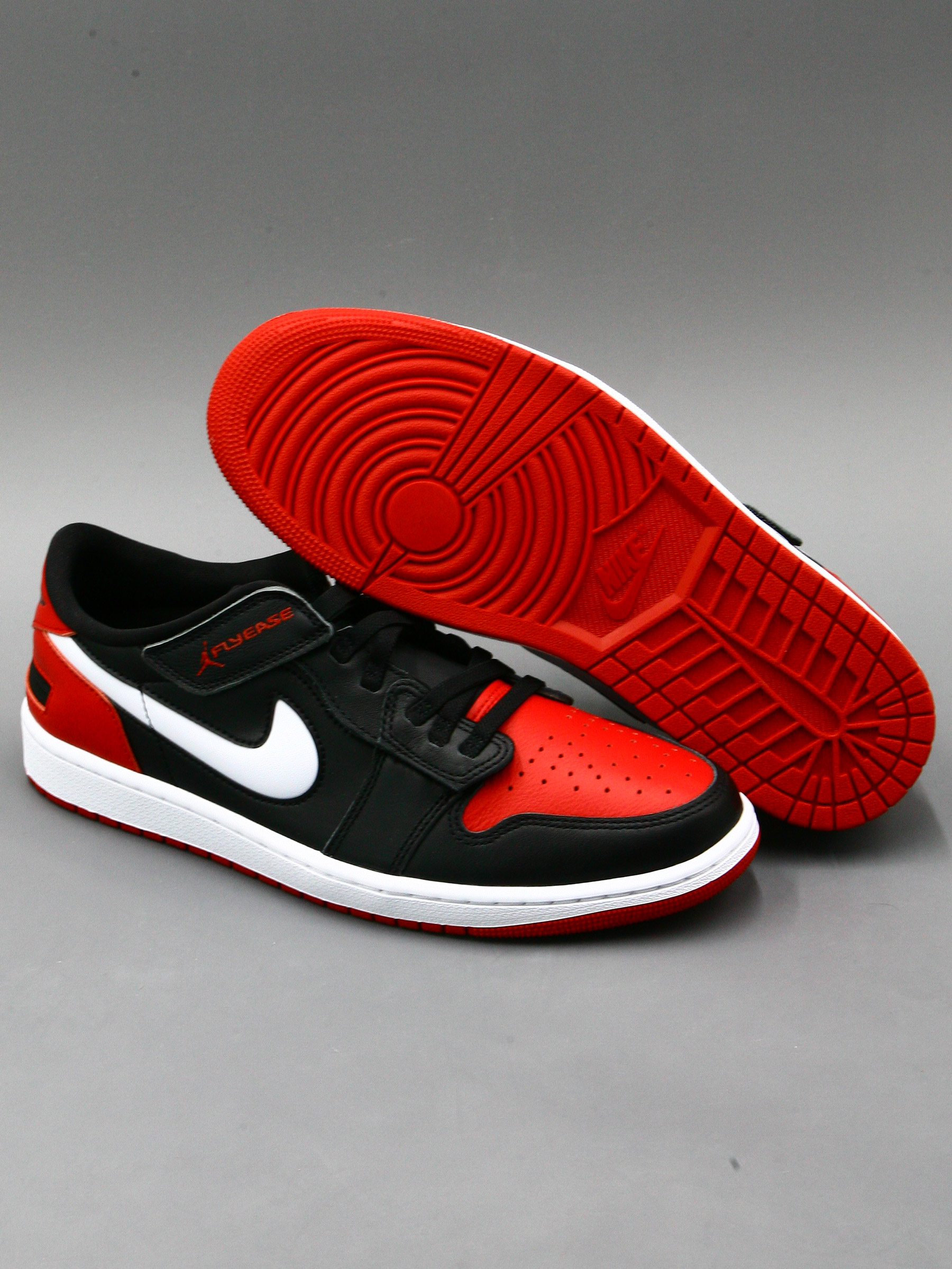 Кеды мужские Nike Air Jordan 1 Low FlyEase красные 11 US
