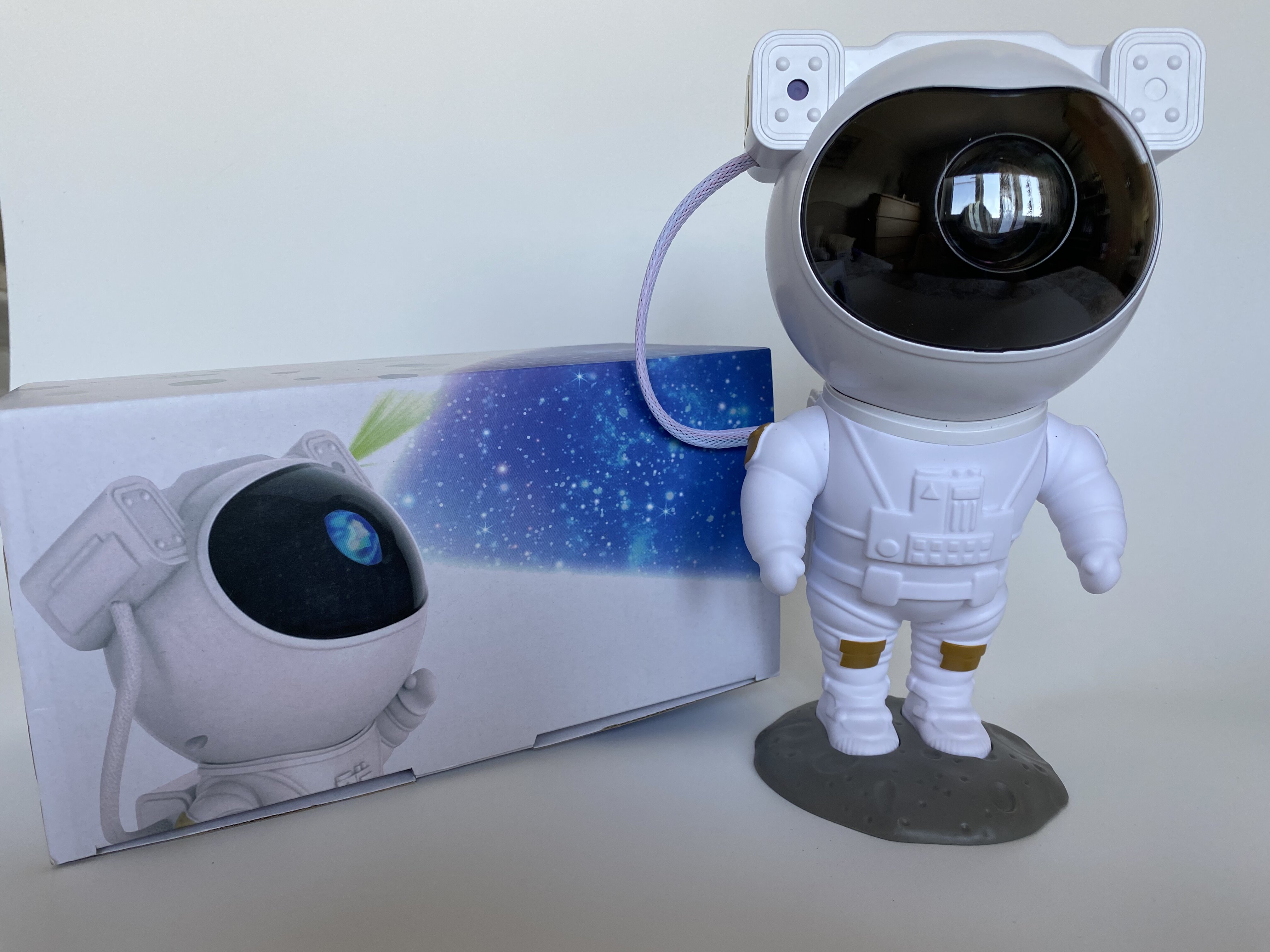 

Детский ночник Super8 Астронавт на подставке, Млечный путь