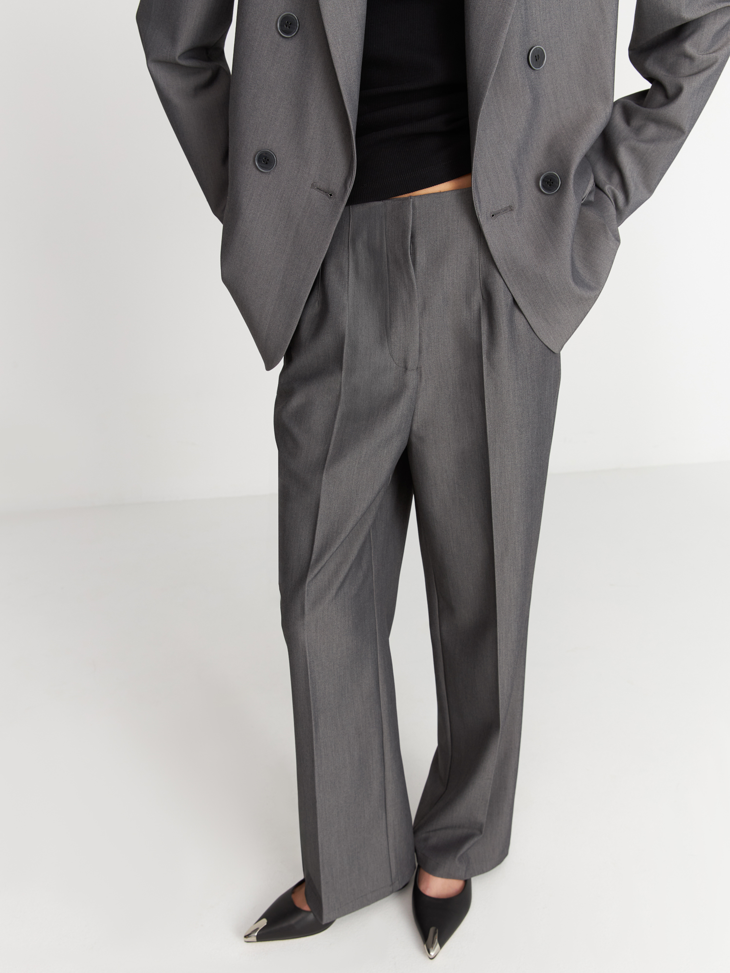 Брюки женские Arive 288 серые M 3890₽