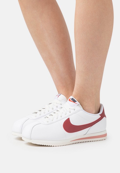 

Кроссовки женские Nike Cortez белые 43 EU (доставка из-за рубежа), Белый, Cortez