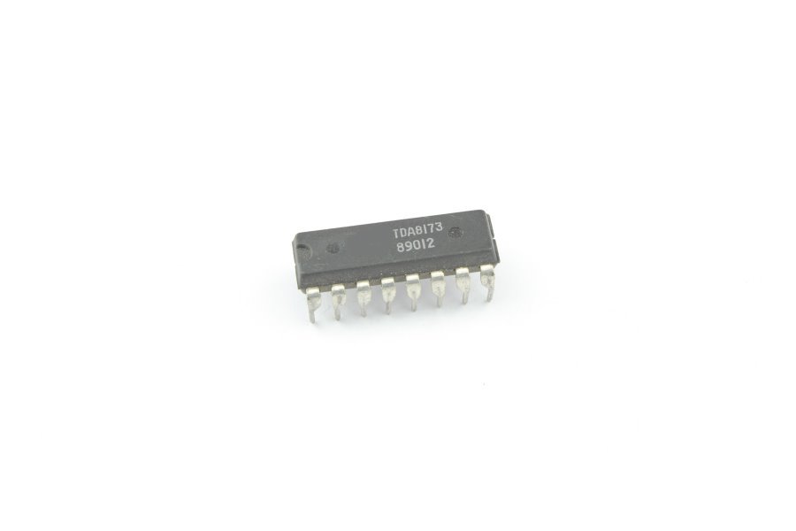 

Микросхема TDA8173