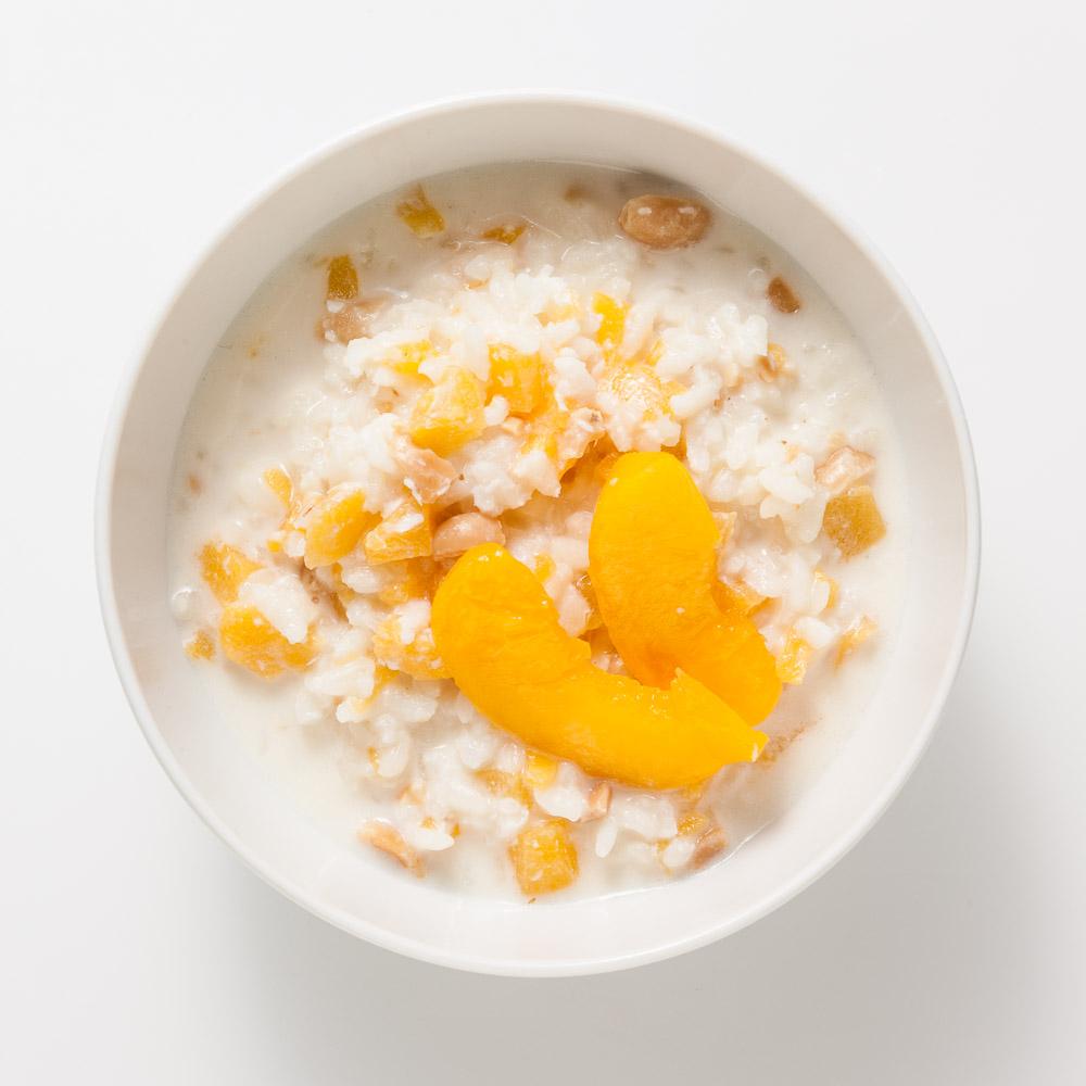

Каша рисовая, молочная, с персиком, орехом и кокосом, 250 г