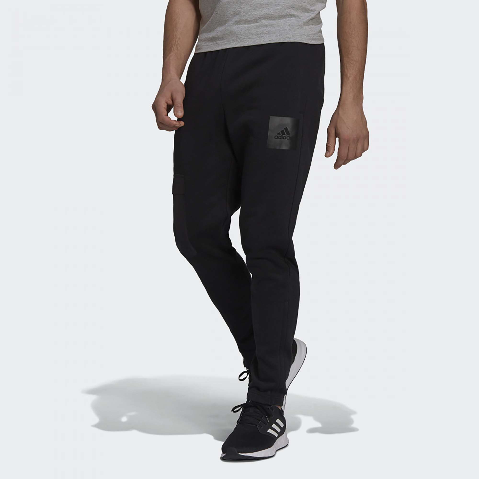

Брюки мужские Adidas GU1802 черные M, GU1802