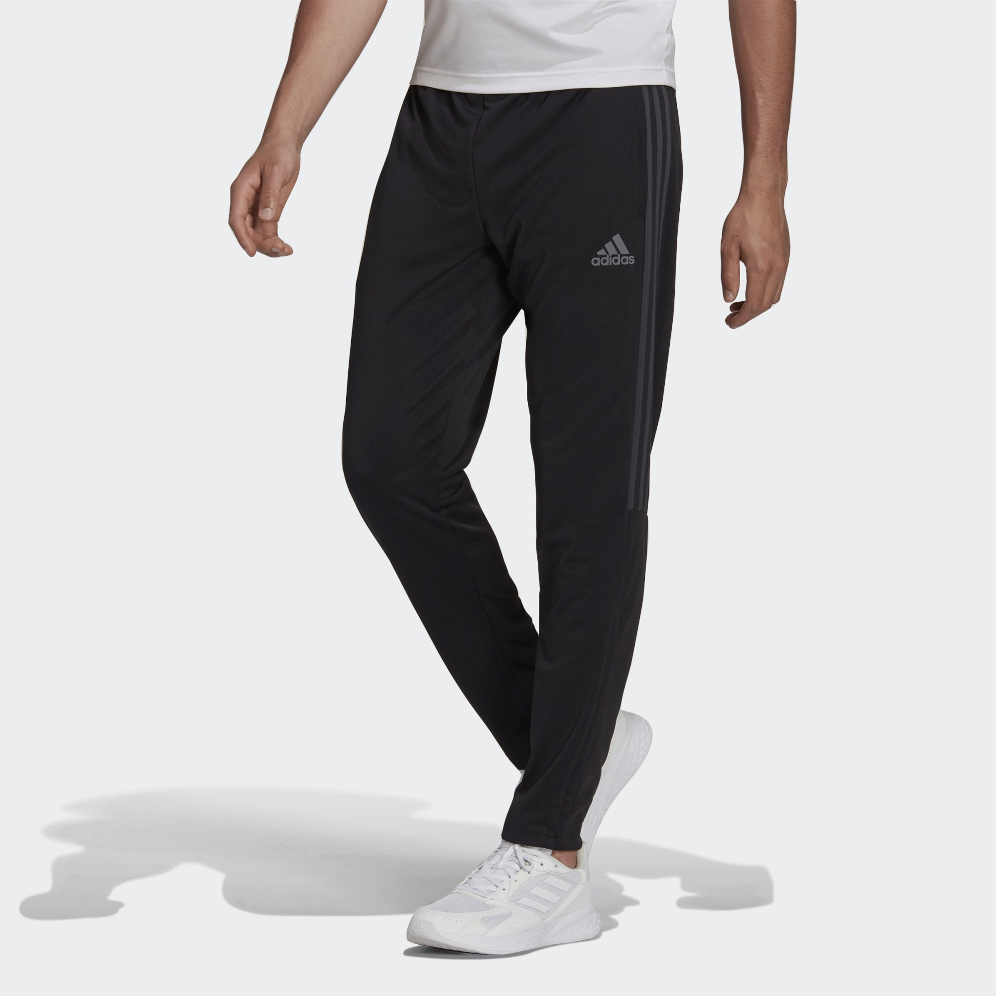 

Брюки мужские Adidas H28914 черные S, H28914