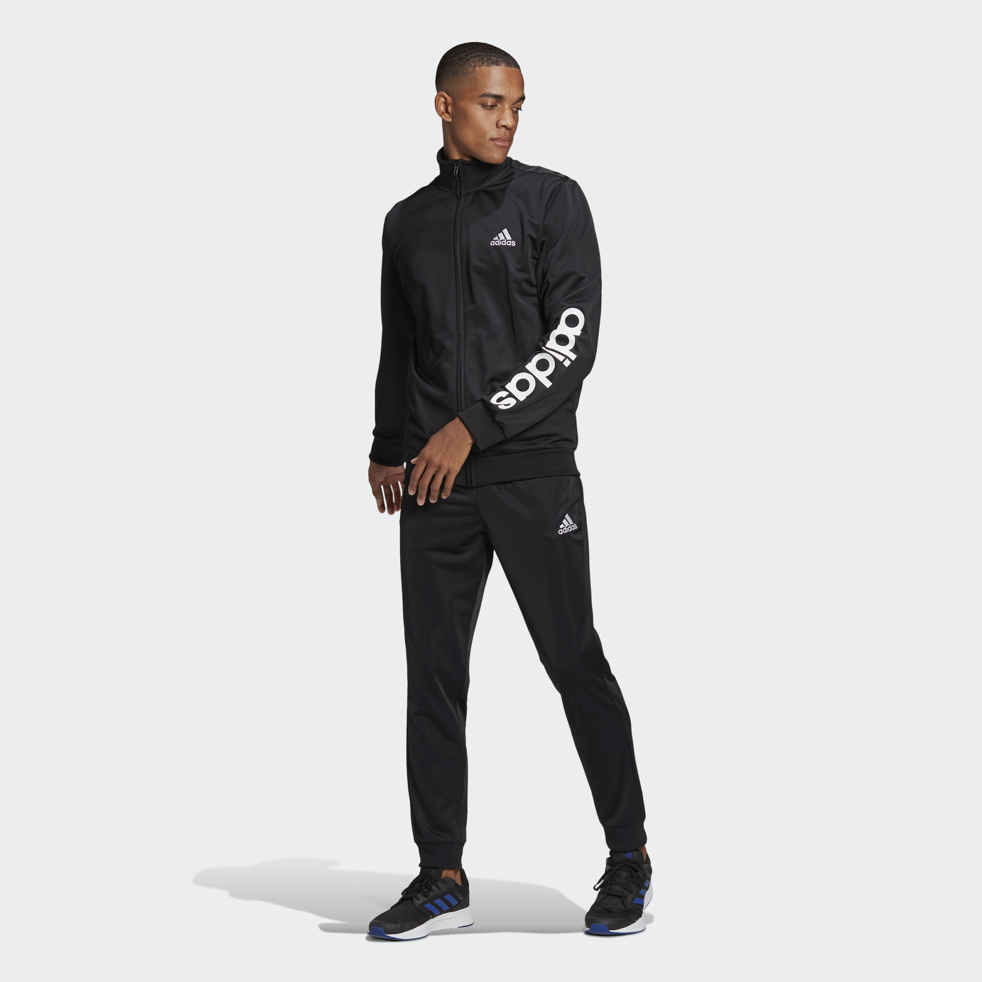 

Костюм мужской Adidas GK9654 черный 5 US, GK9654