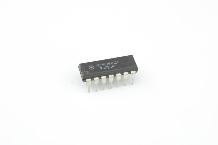 

Микросхема MC14081BCP