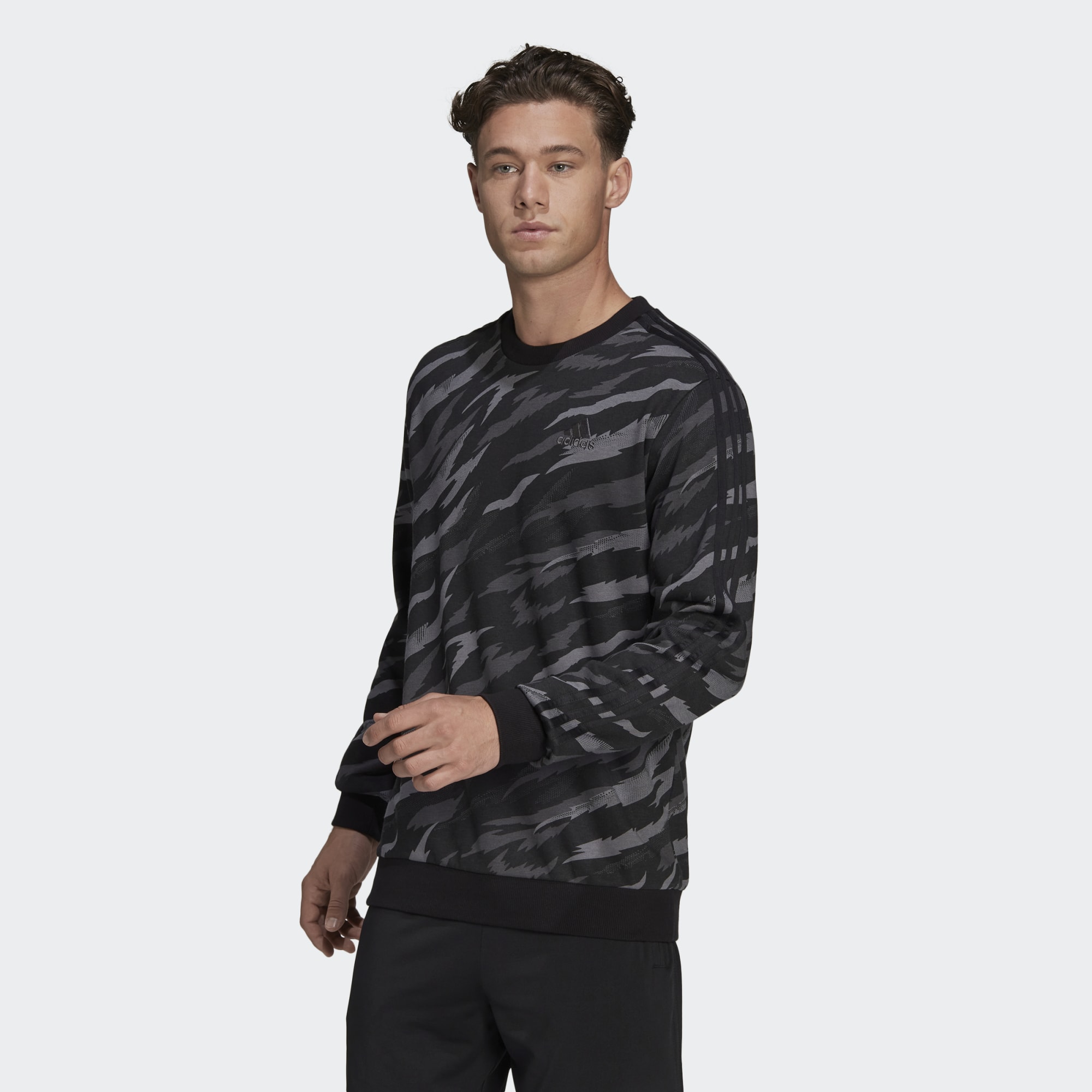 

Свитшот мужской Adidas HE1873 черный XL, HE1873
