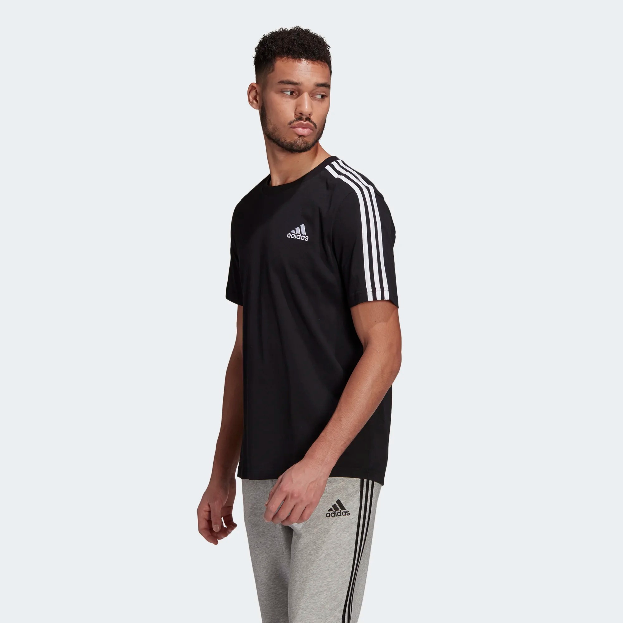 

Футболка мужская Adidas GL3732 черная L, GL3732