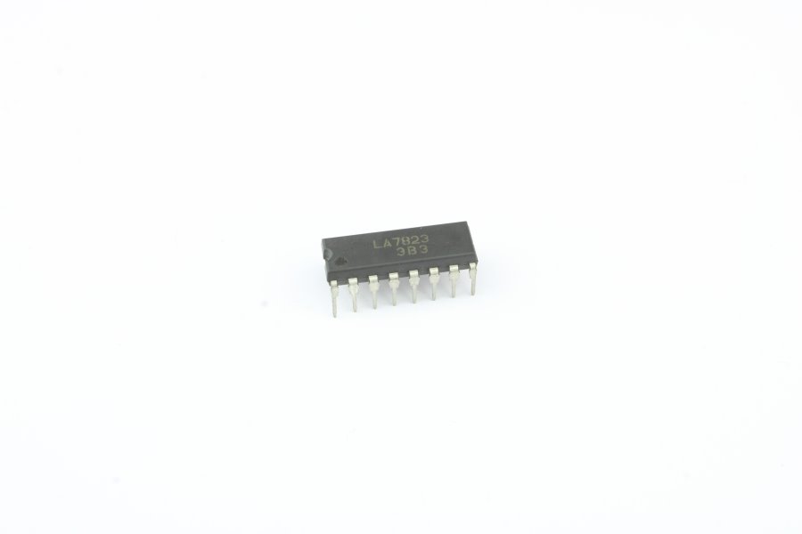 

Микросхема LA7823